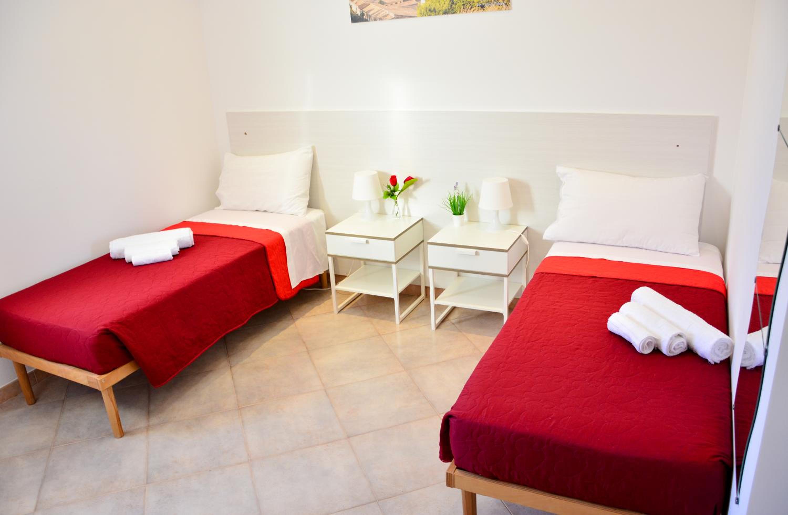 Double or Twin Room with Private Bathroom photo 3