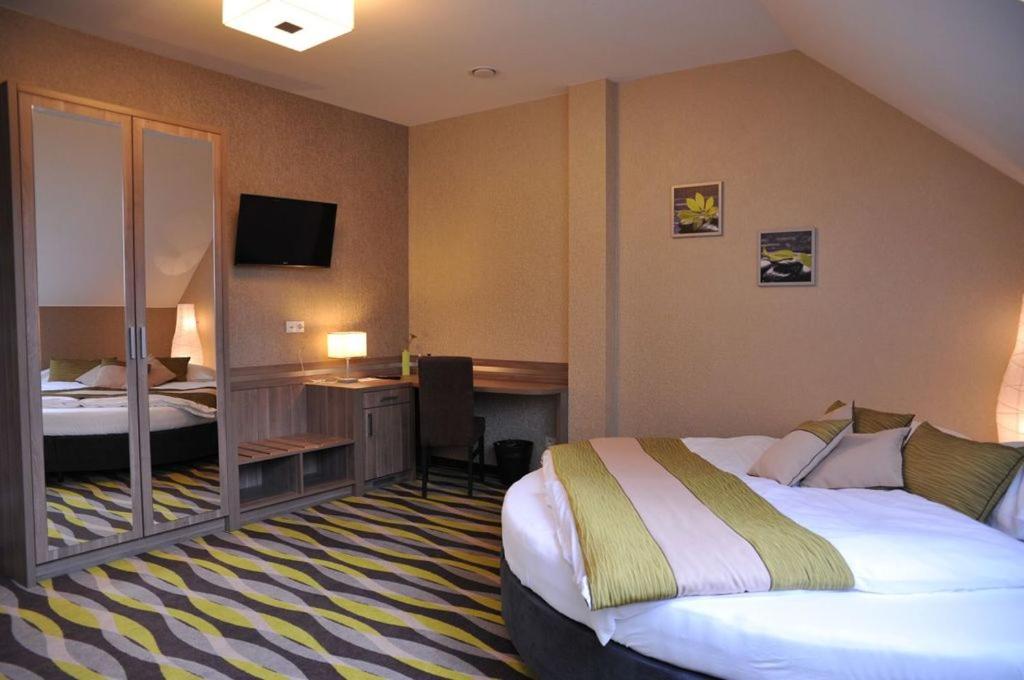 Superior King Room photo 1