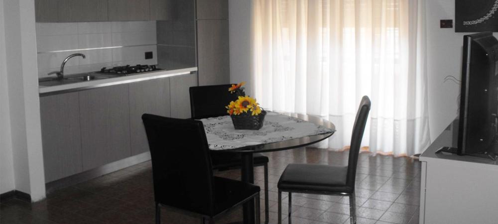 One-Bedroom Apartment (4 Adults) - Photo 2