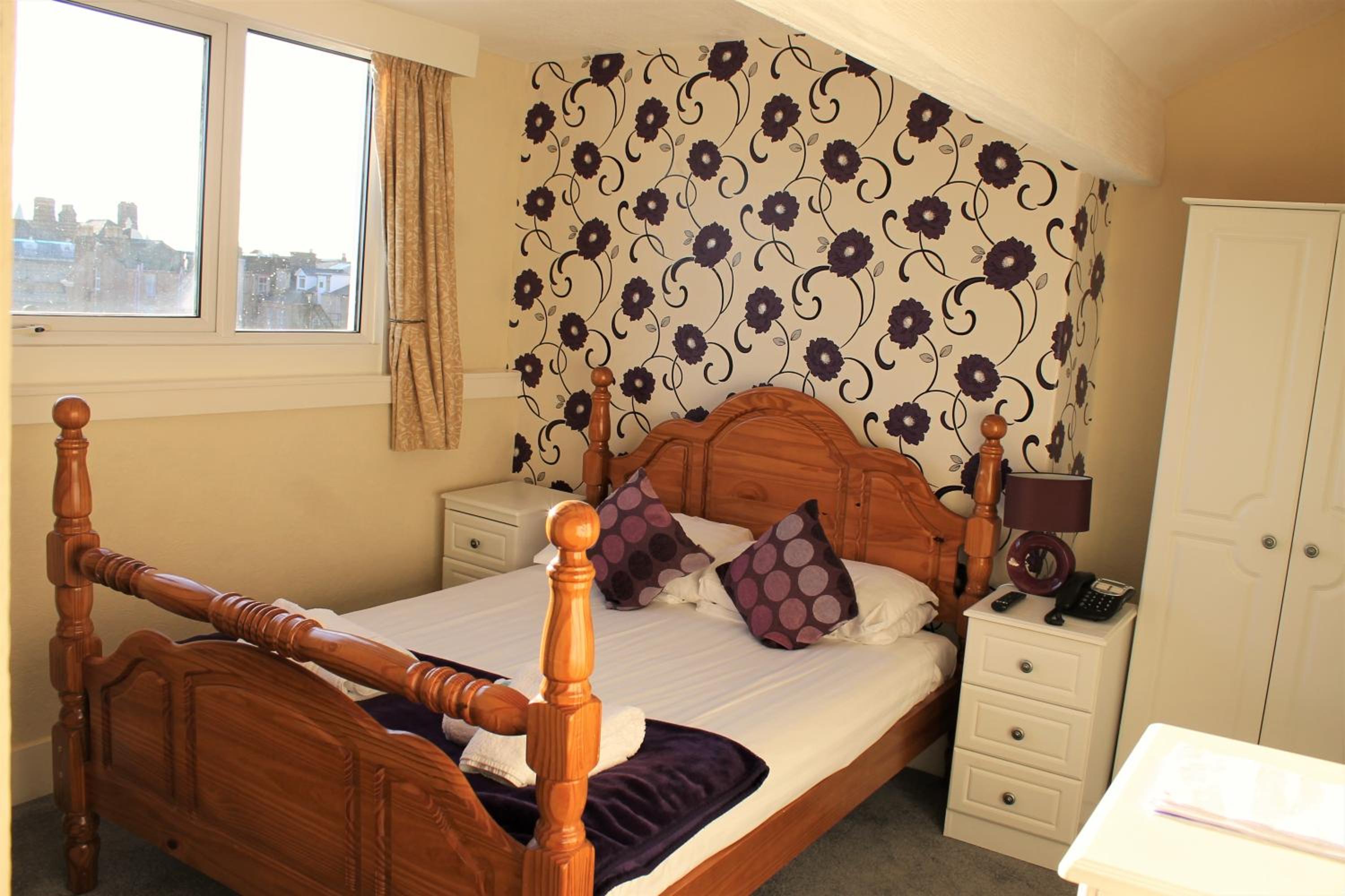 Standard Triple Room - Photo 2