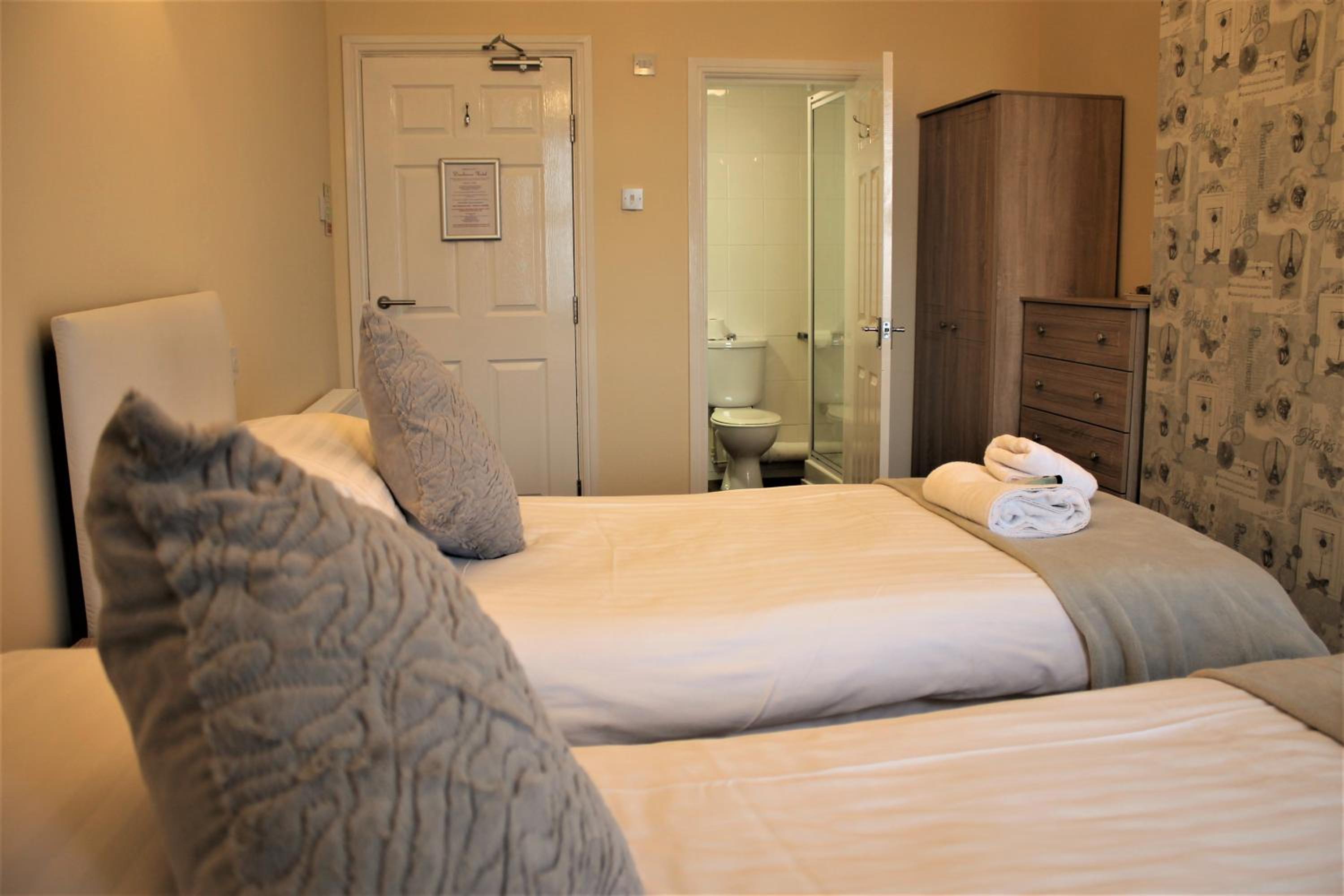 Twin Room - Photo 1