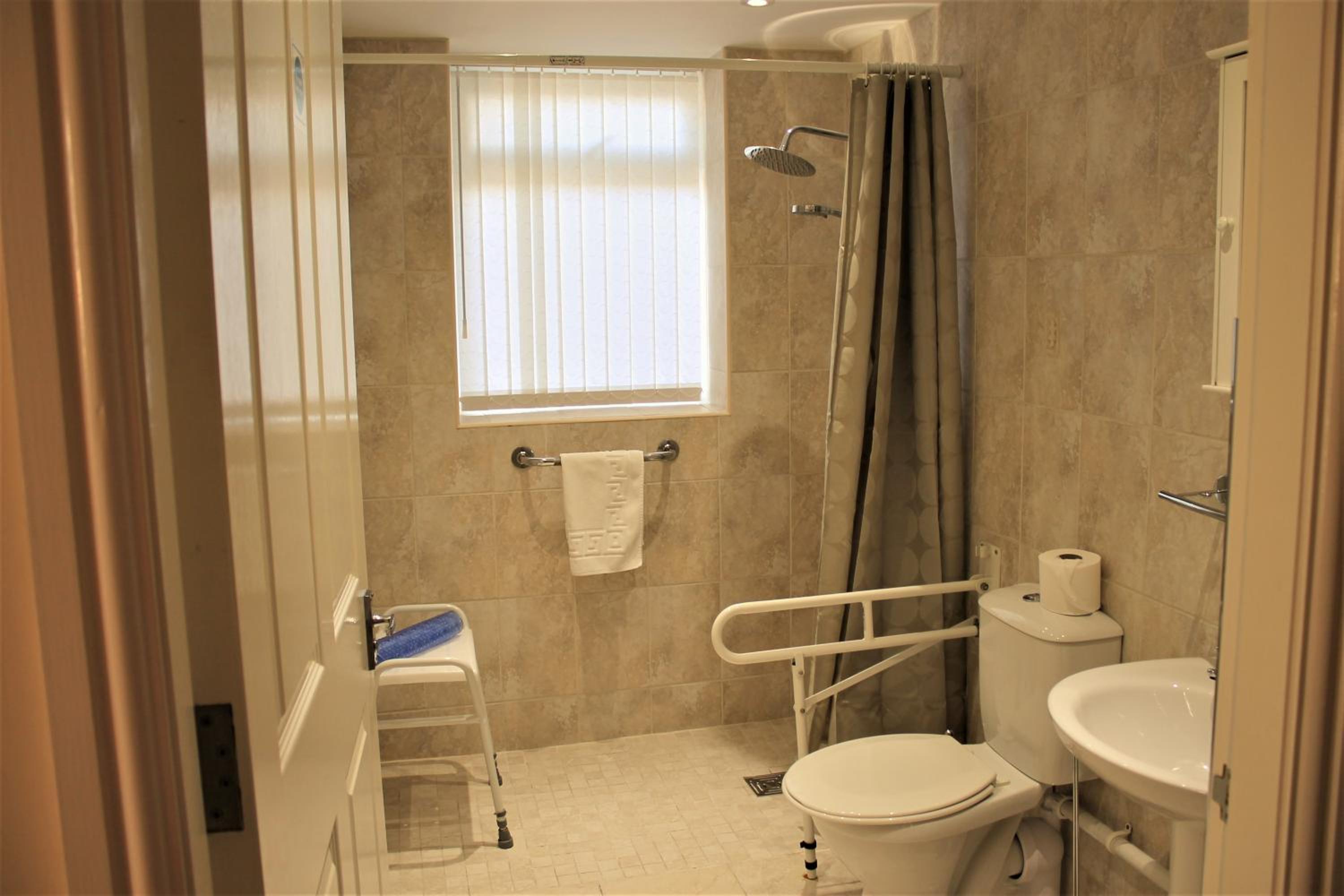 Double Room - Accessible Room - Annex - Photo 3