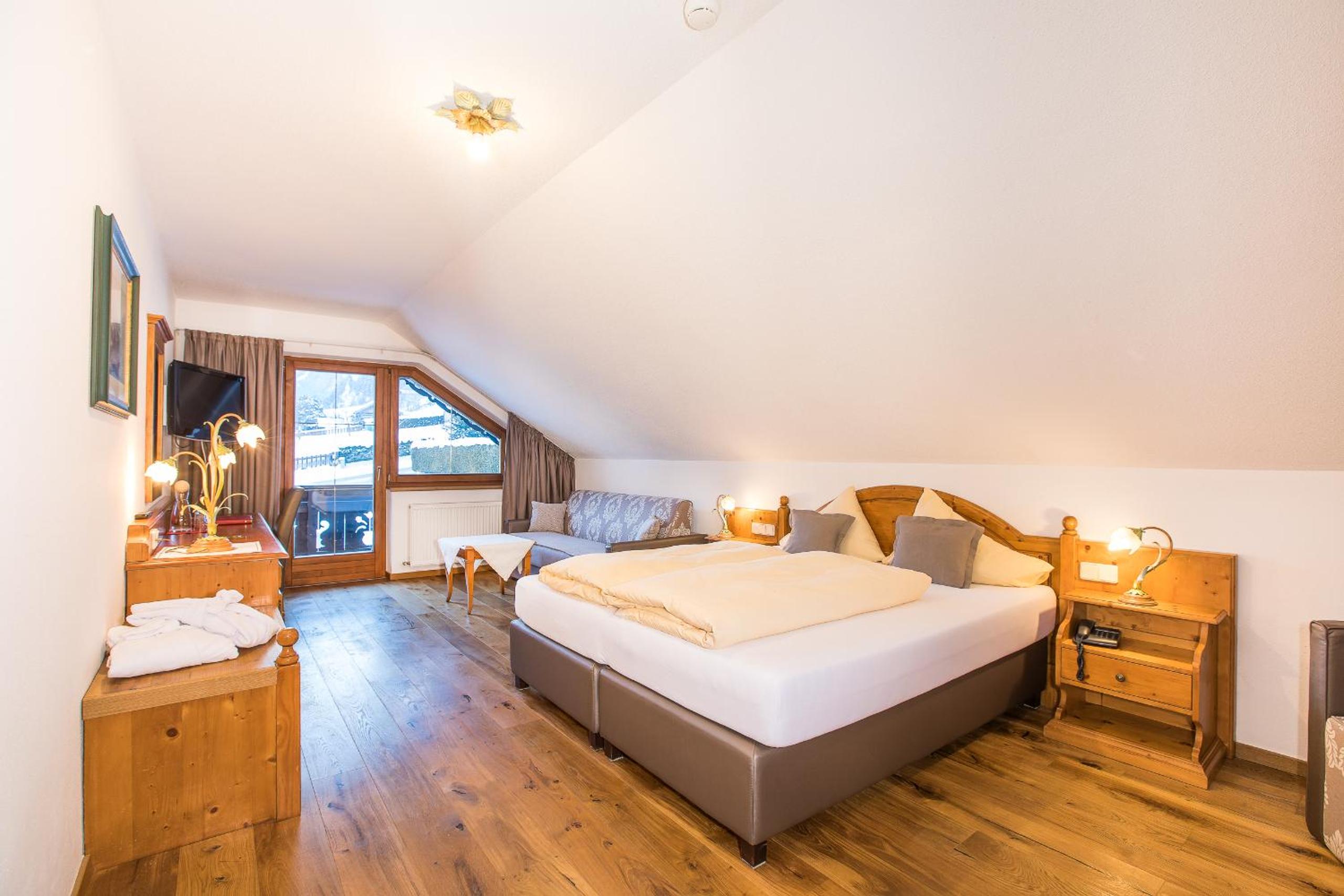 Double Room (2 Adults + 1 Child ) photo 1