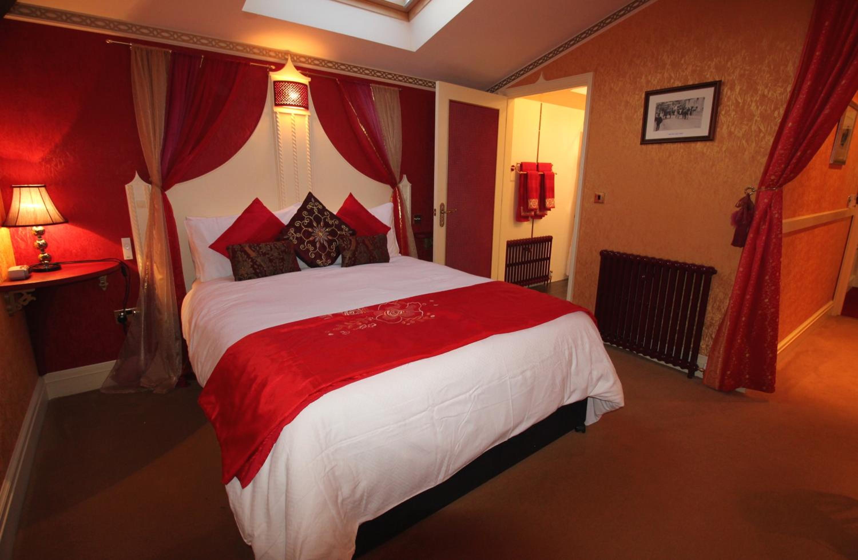 Large Double Room - Photo 1
