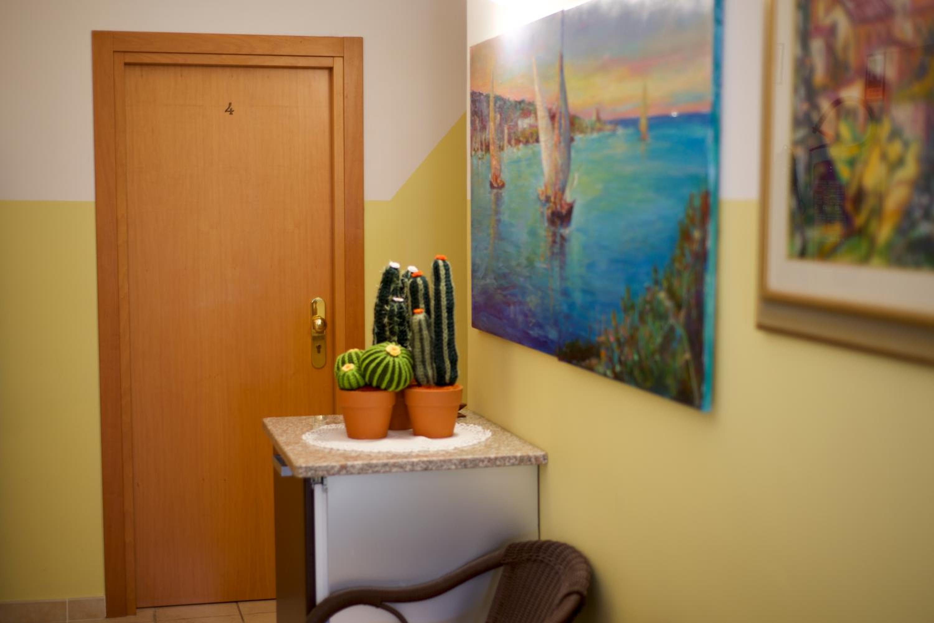 Double Room - Photo 8