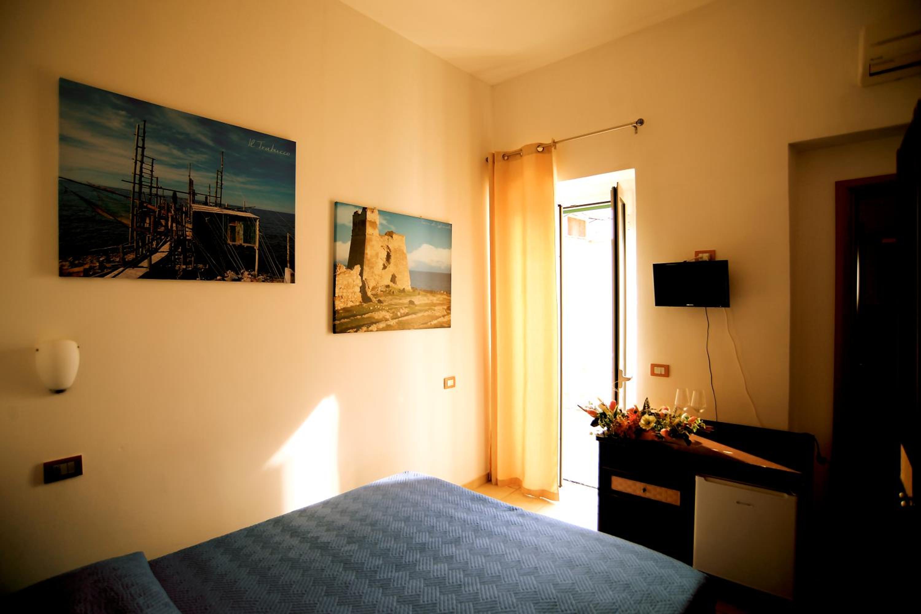 Double Room - Photo 17
