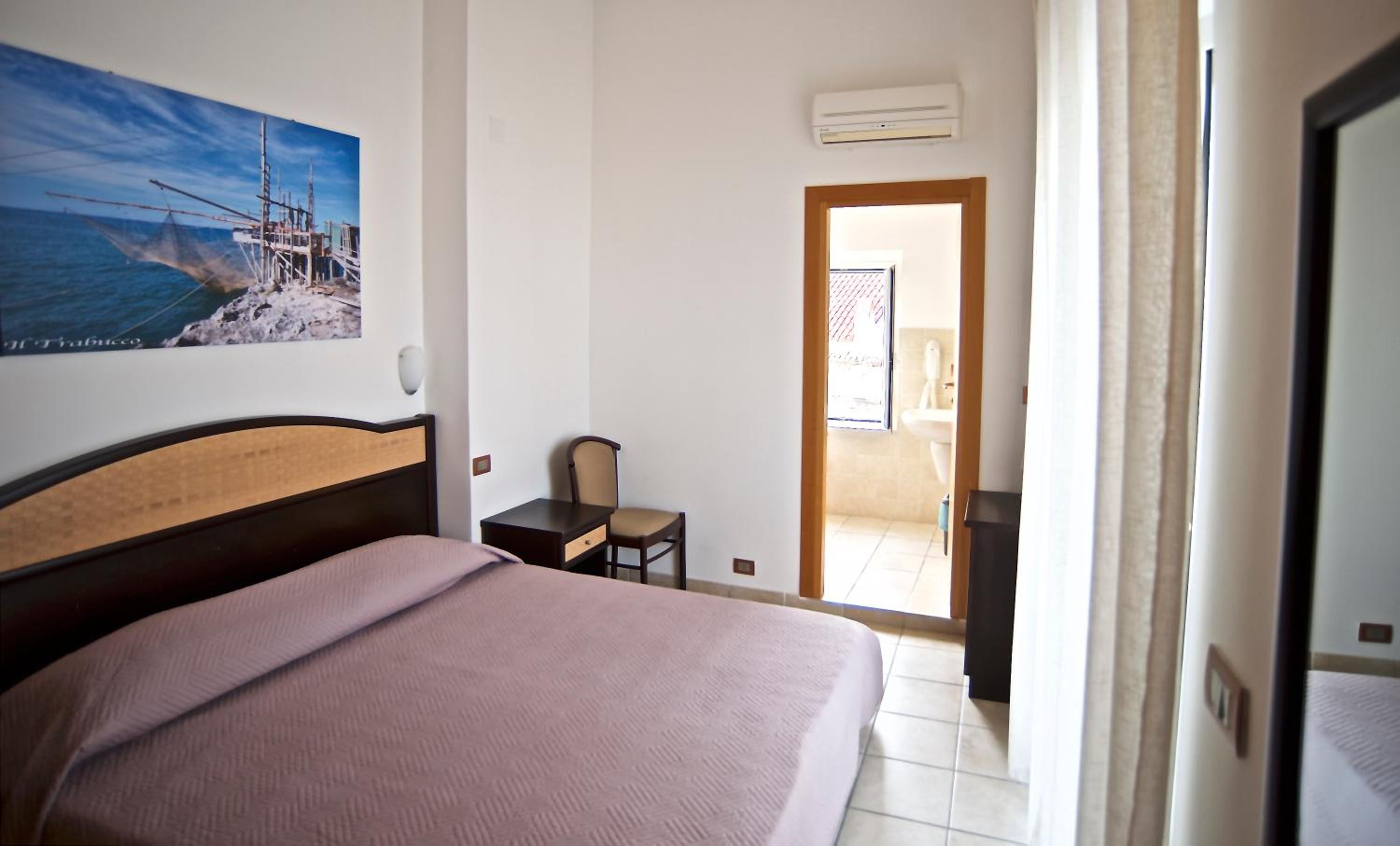 Double Room - Photo 13