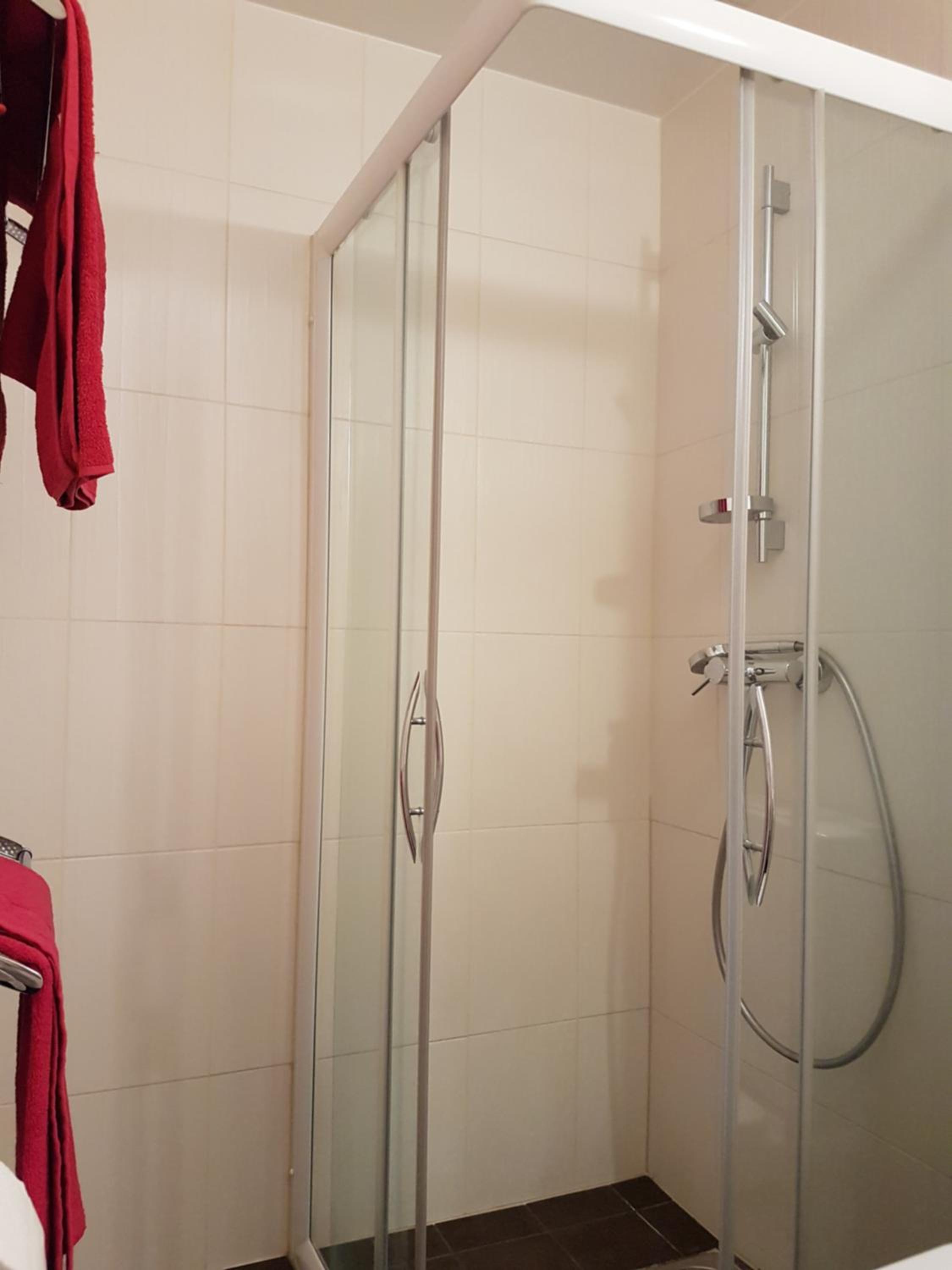 Studio Apartment - Photo 32