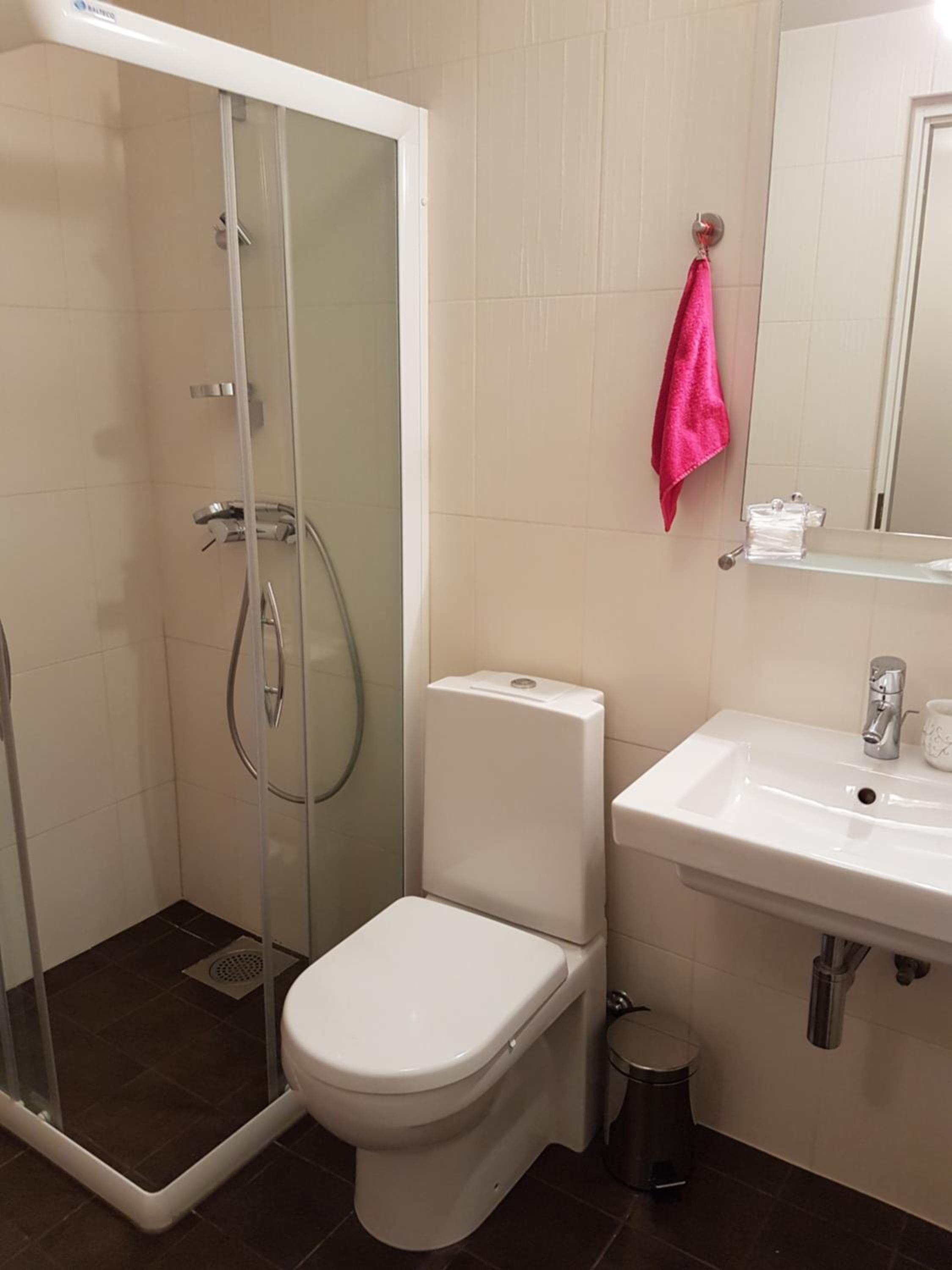 Studio Apartment - Photo 34
