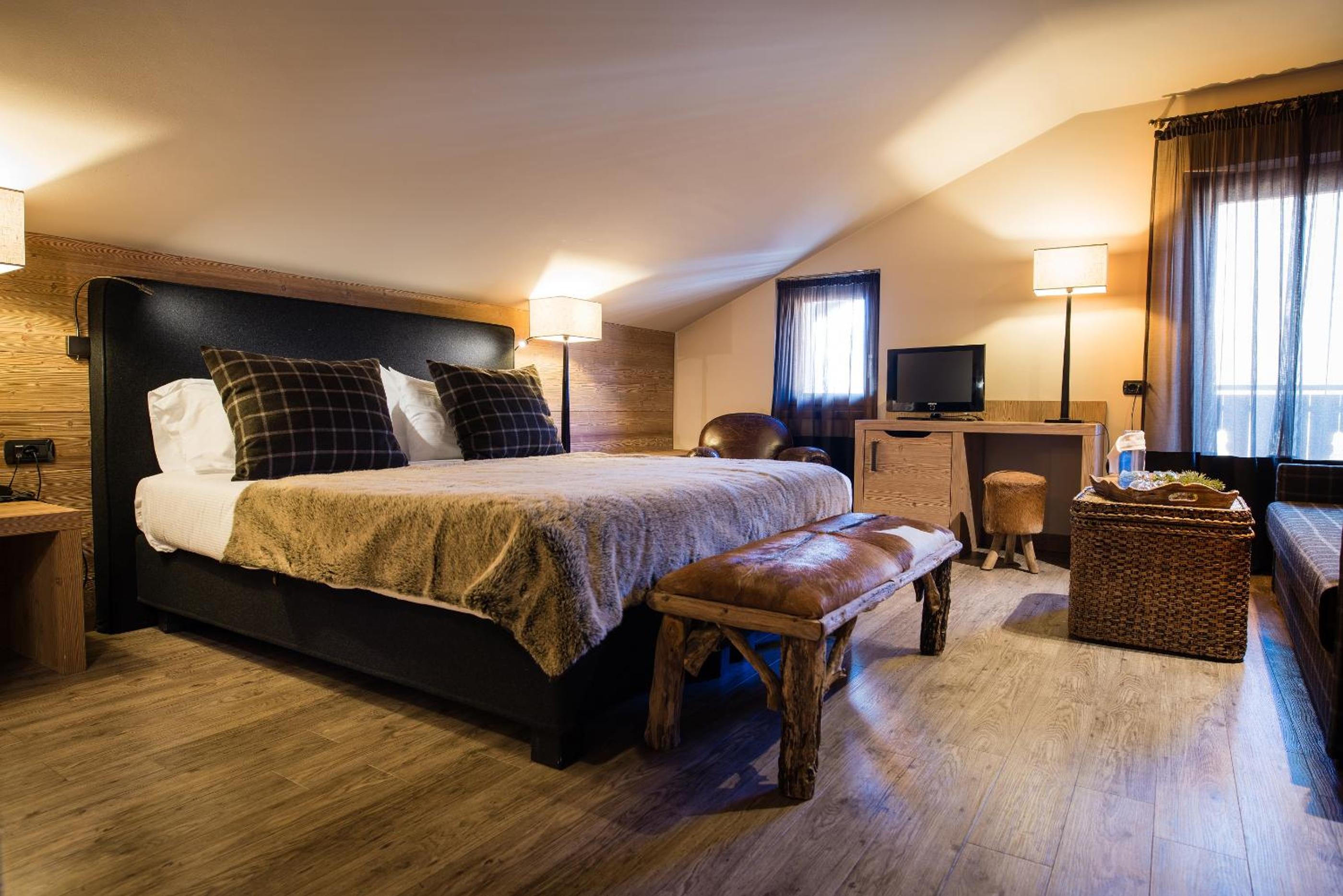 Double Room with Mountain View