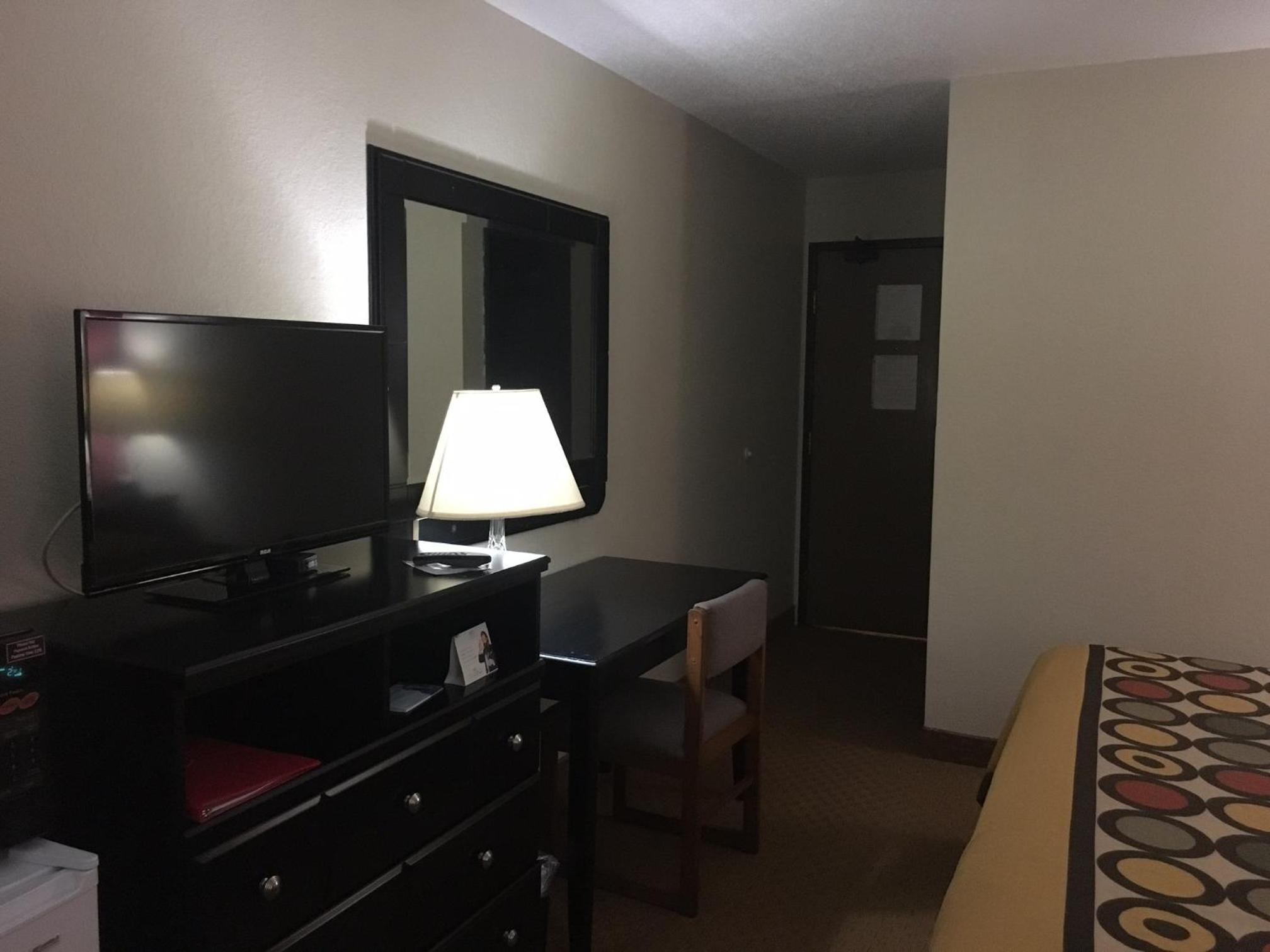 King Room- Non-Smoking - Photo 2