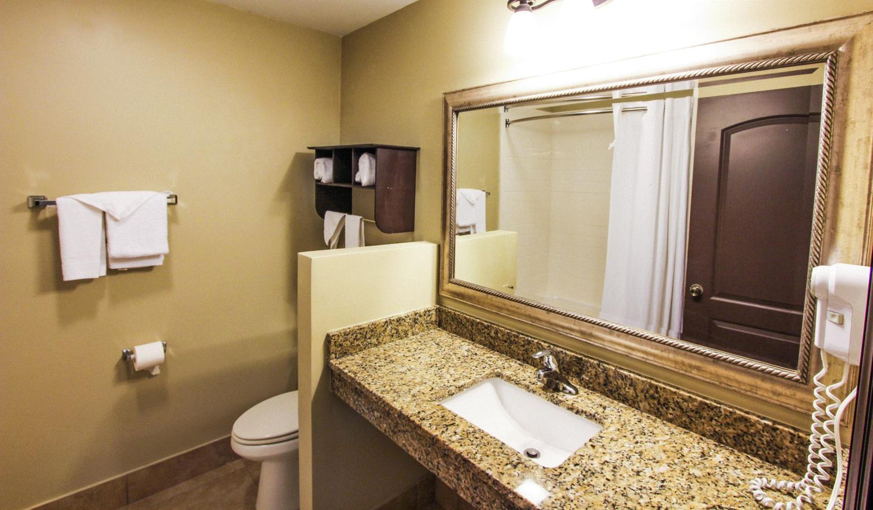 Double Room - Poolside/Non-Smoking photo 2