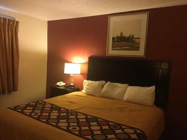 Queen Room - Mobility Access/Non-Smoking - Photo 1