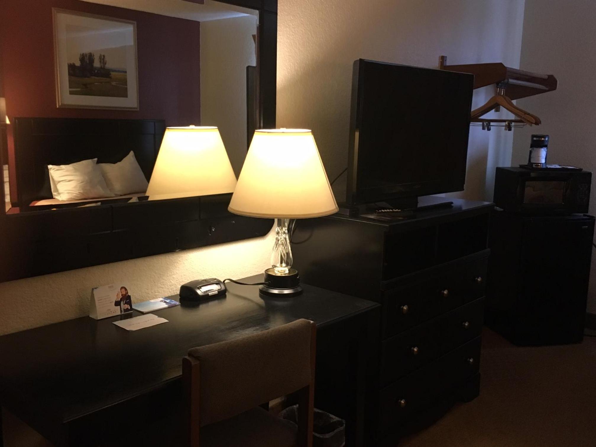 King Room- Non-Smoking - Photo 3