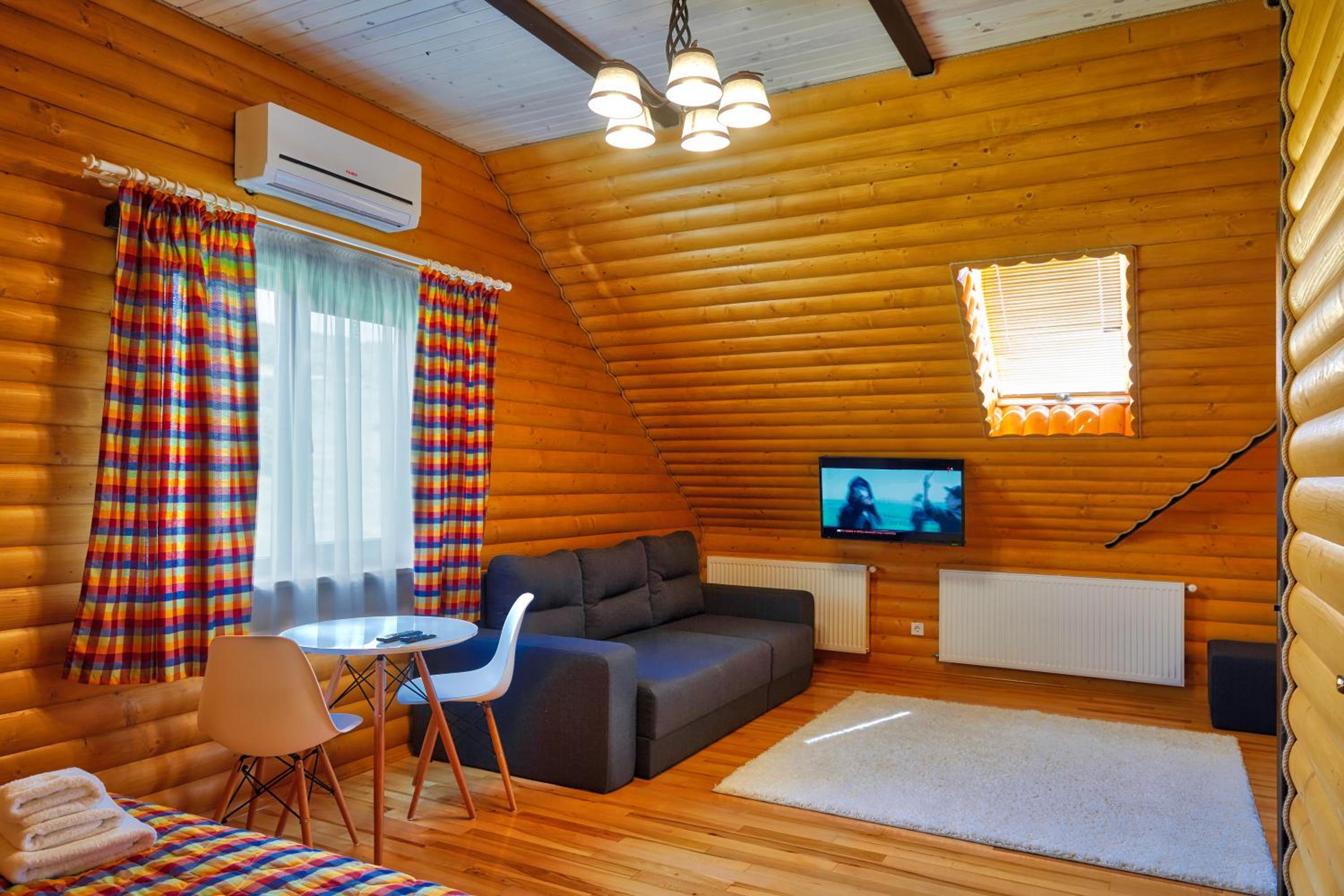 Deluxe Double Room (2 Adults + 1 Child) photo 3