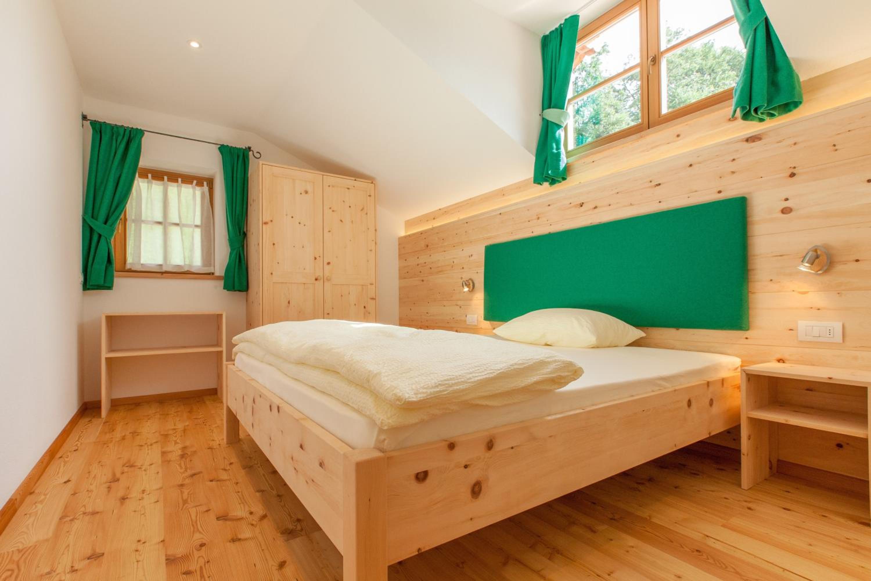 Two-Bedroom Apartment with Balcony photo 3