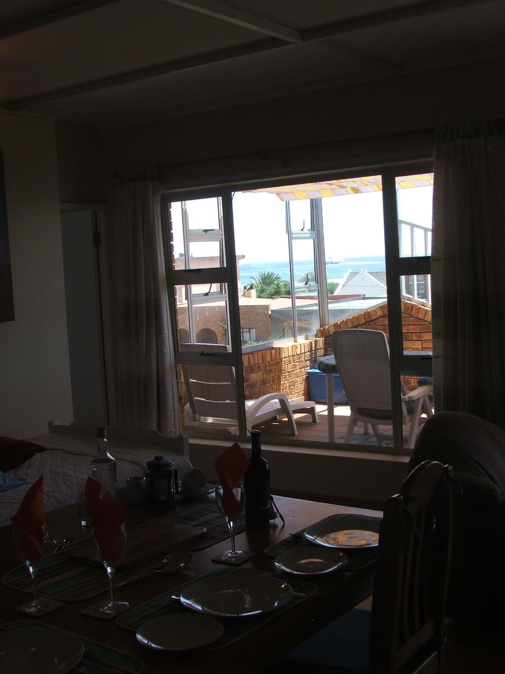 Apartment with Balcony - Photo 22