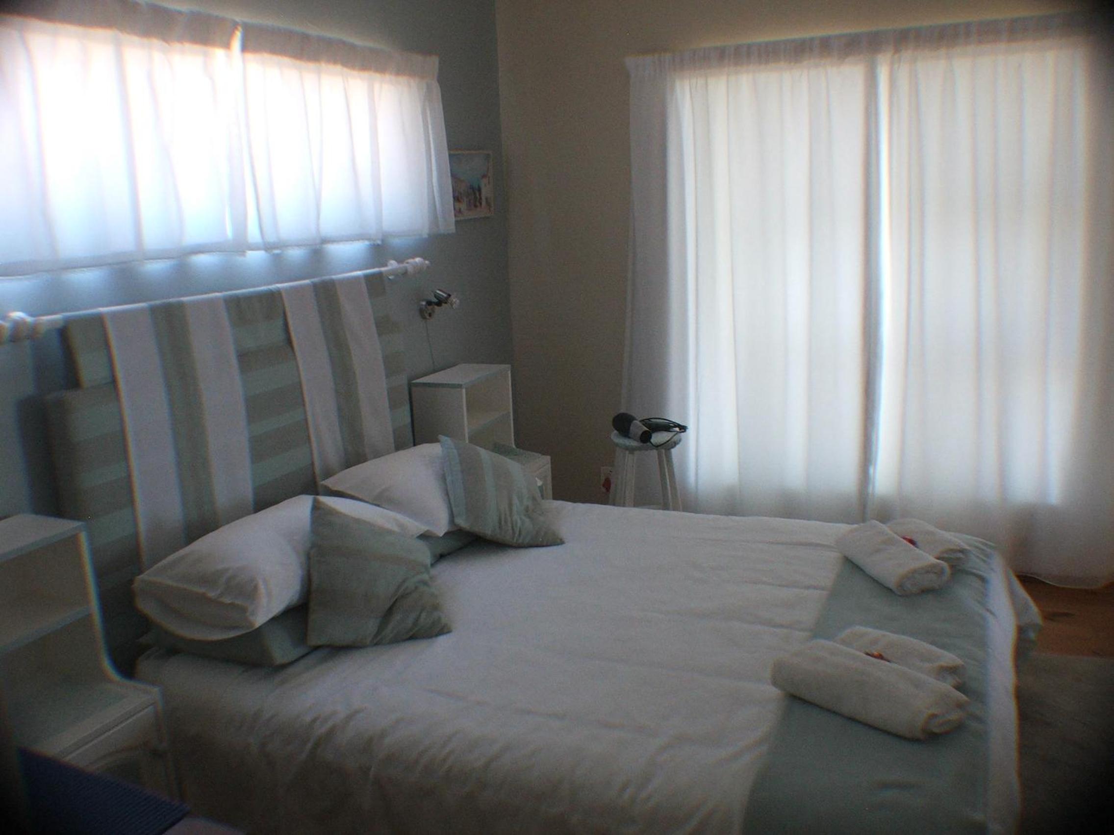 Apartment with Balcony - Photo 3