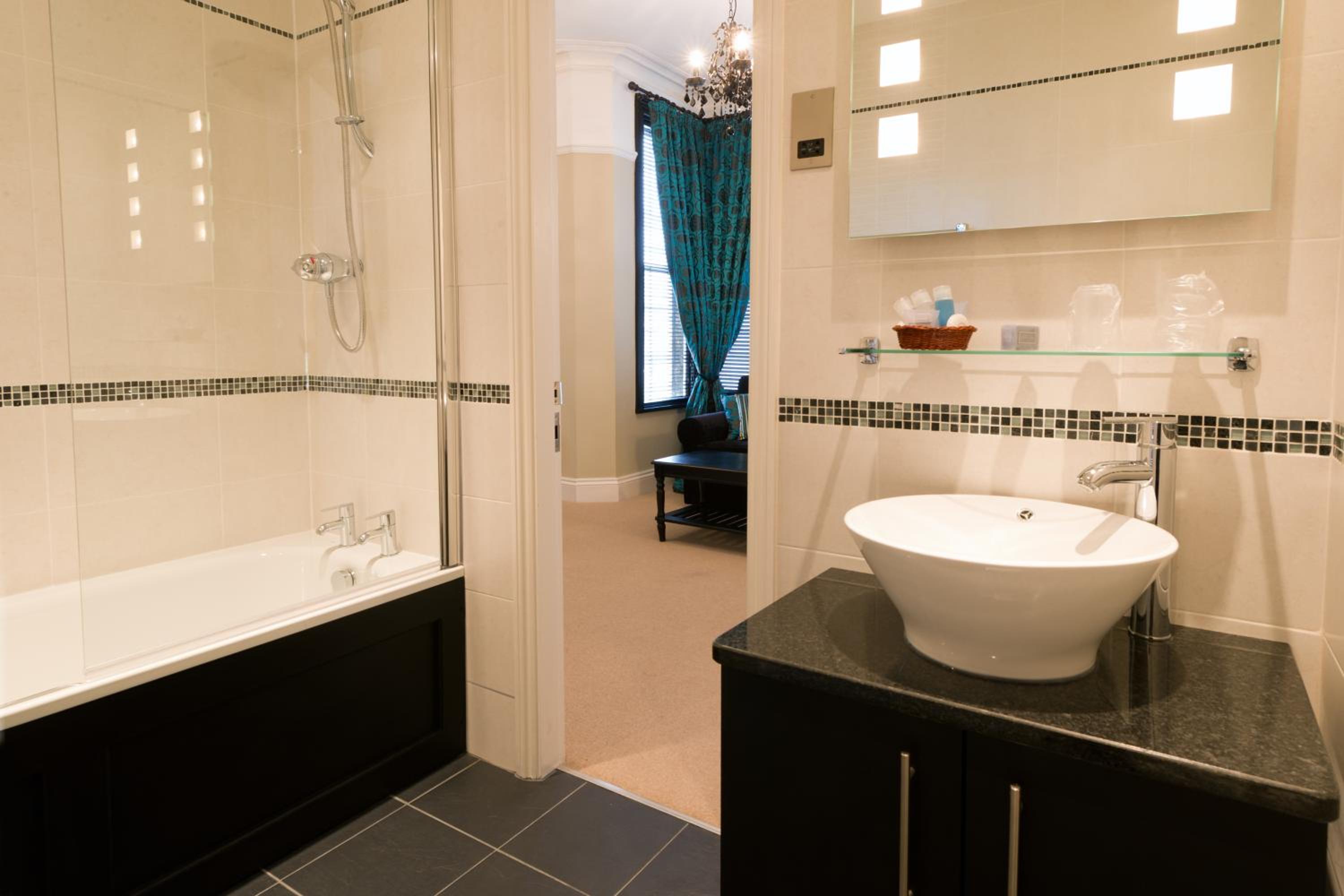 Large Superior Double Room  - Photo 3