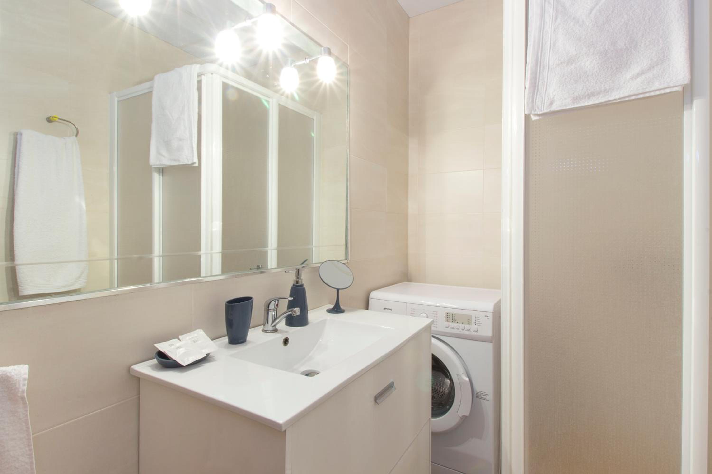 Two bedrooms Apartment with Balcony  - Photo 4