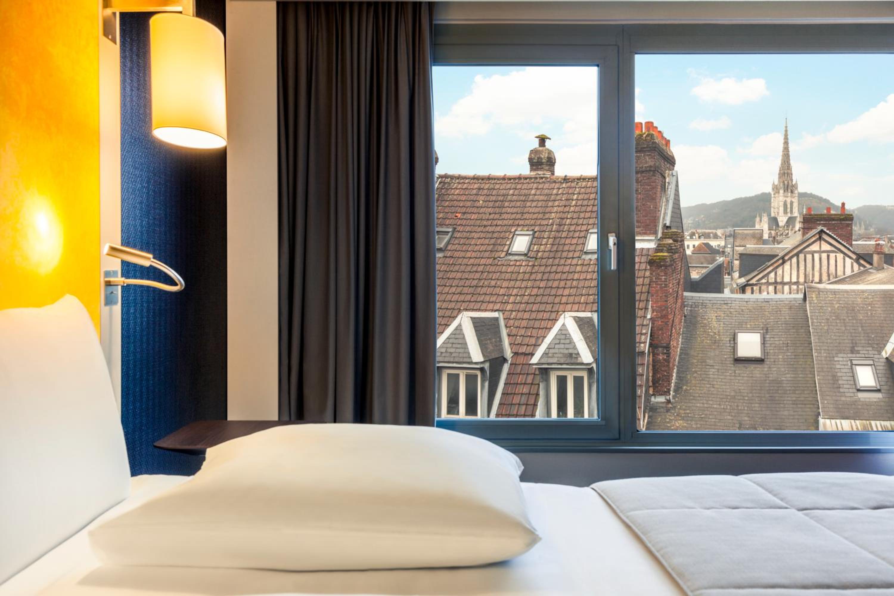 Privilege Room with 1 Double Bed, Balcony/shared terrace photo 3