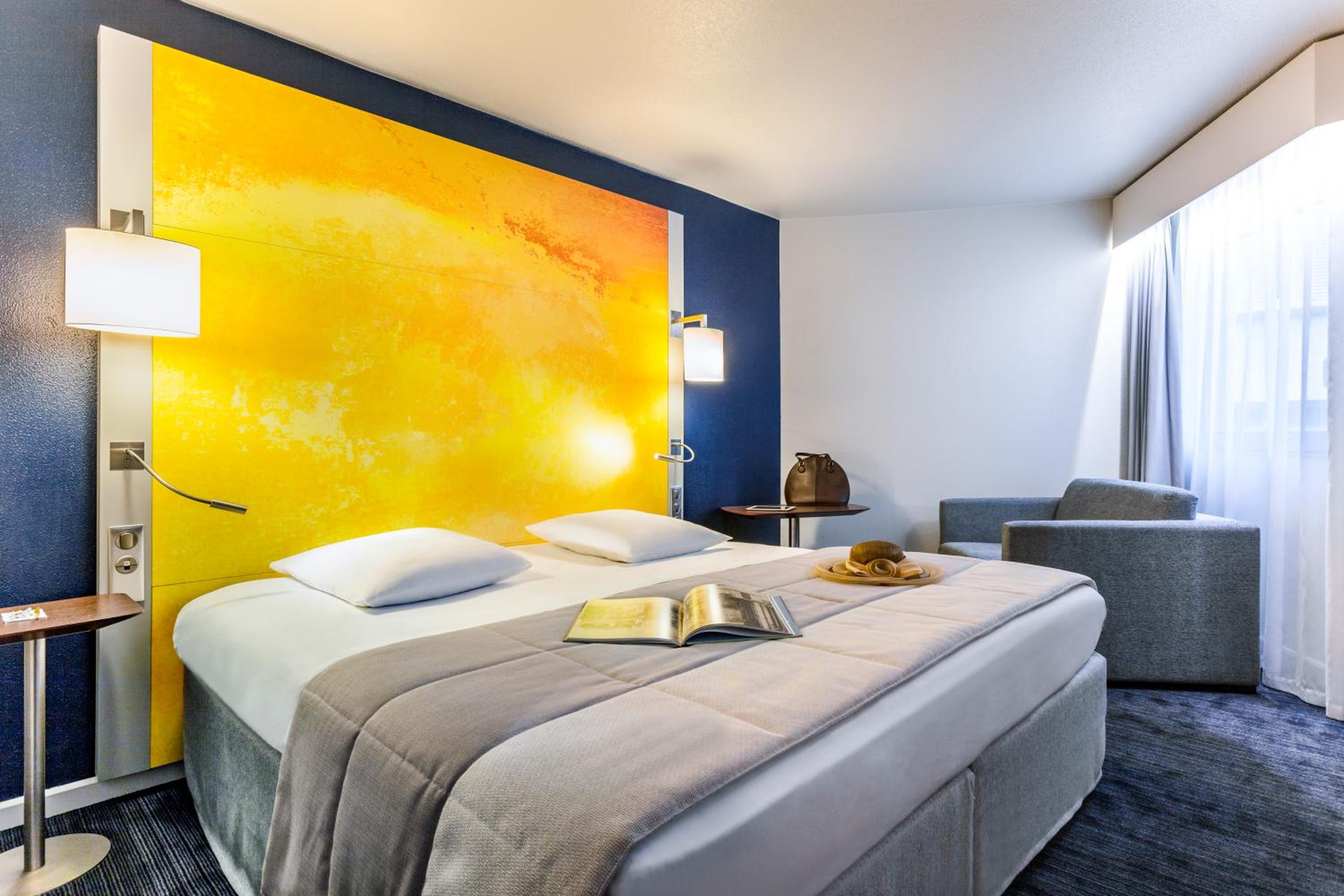 Classic Double Room with Sofa Bed - Photo 1