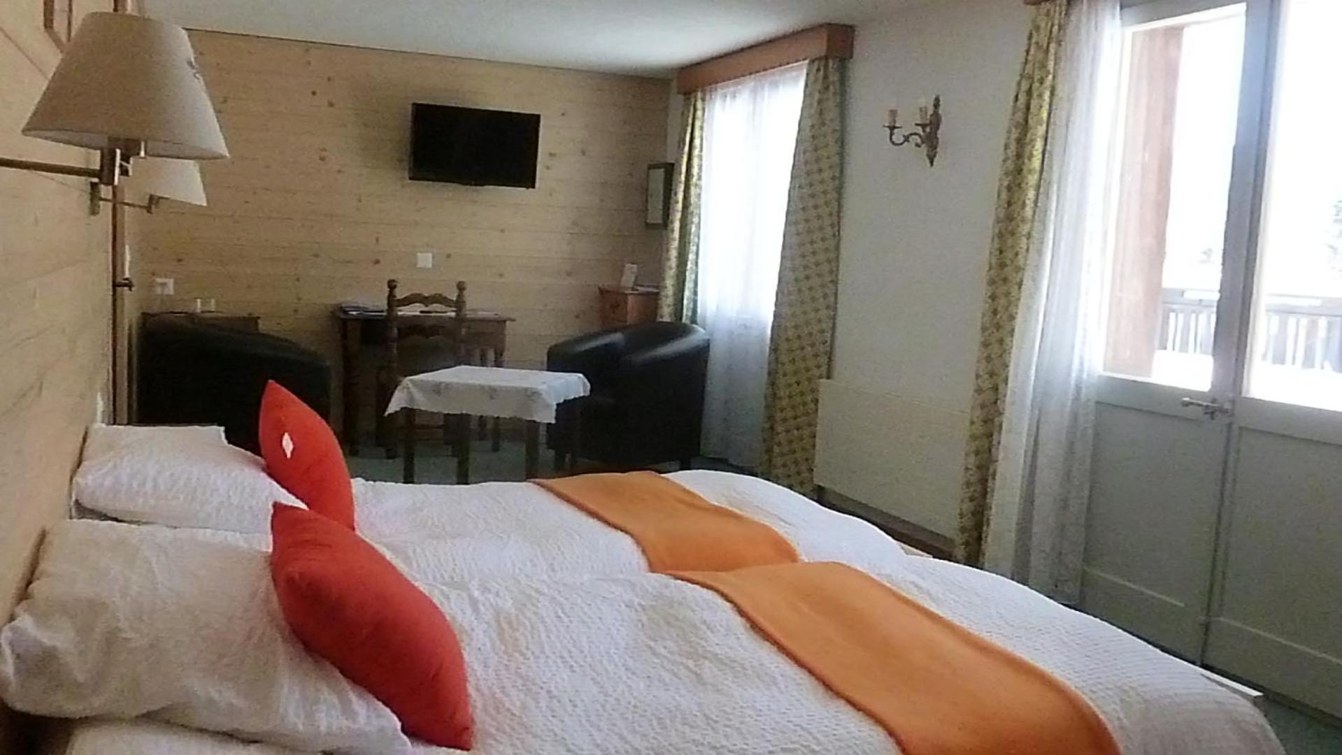 Twin Room - South photo 2