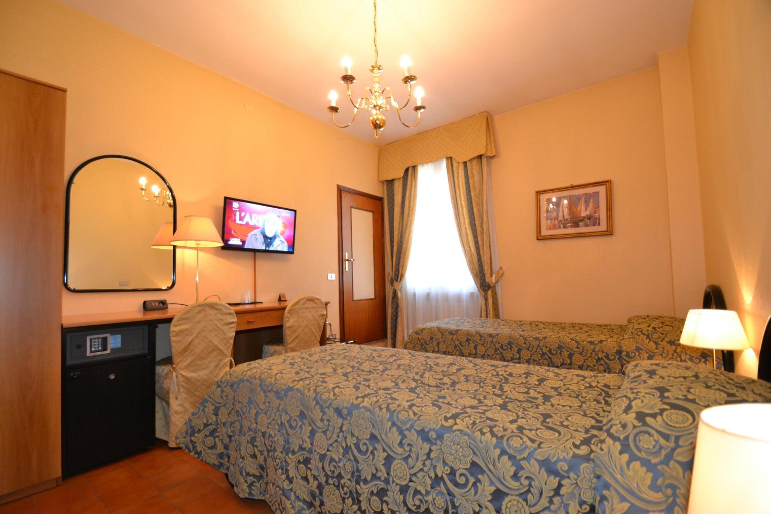 Double or Twin Room photo 1