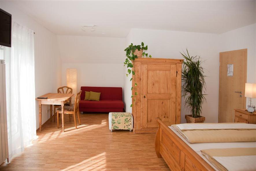 Large Double Room photo 1