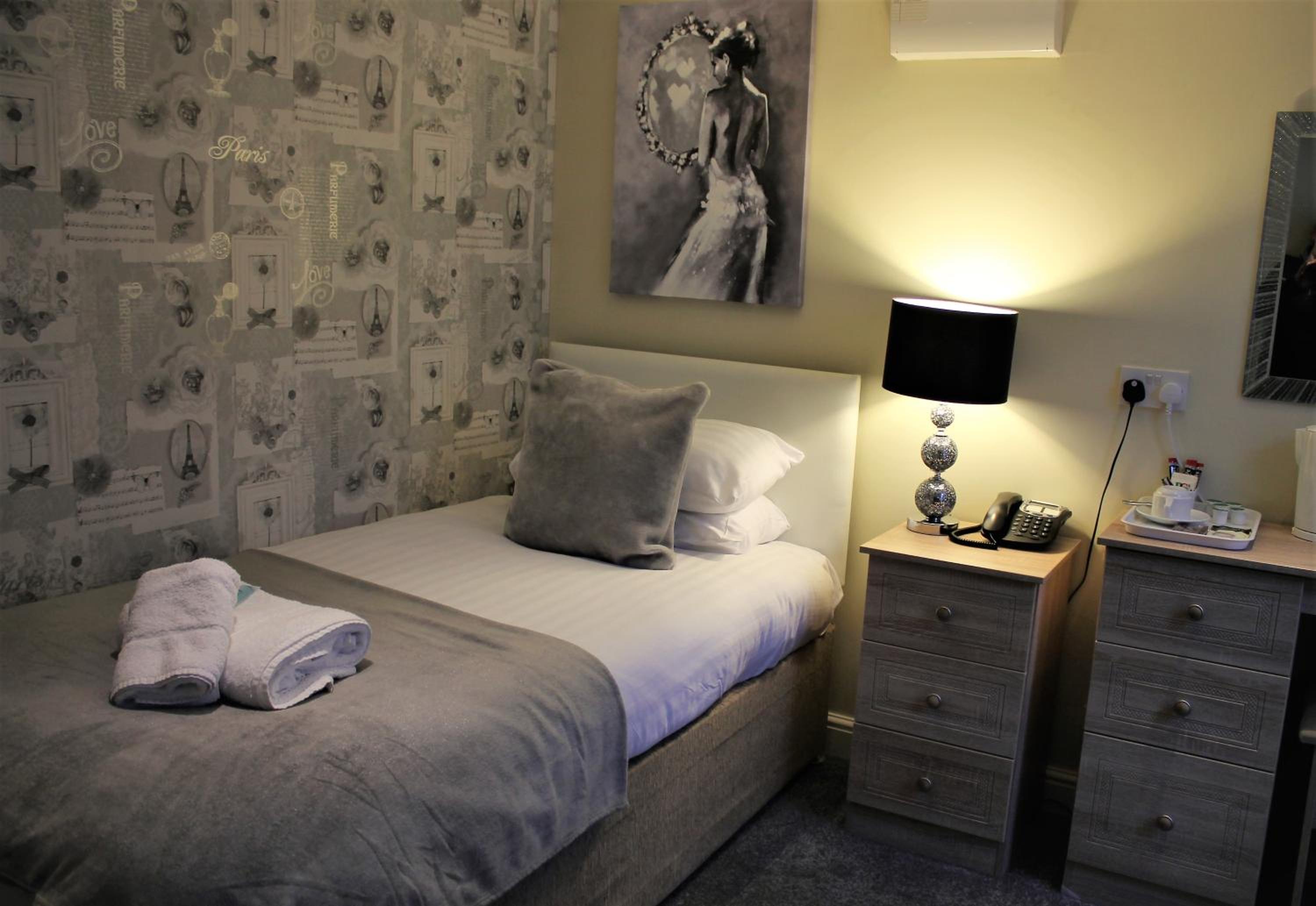 Basic Single Room - Annex photo 2