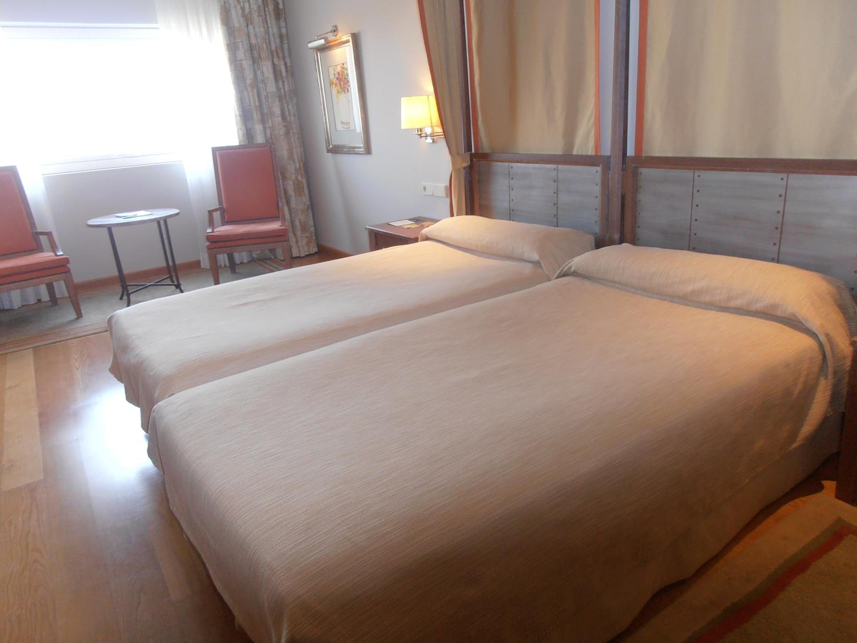 Standard Double Room - Photo 12