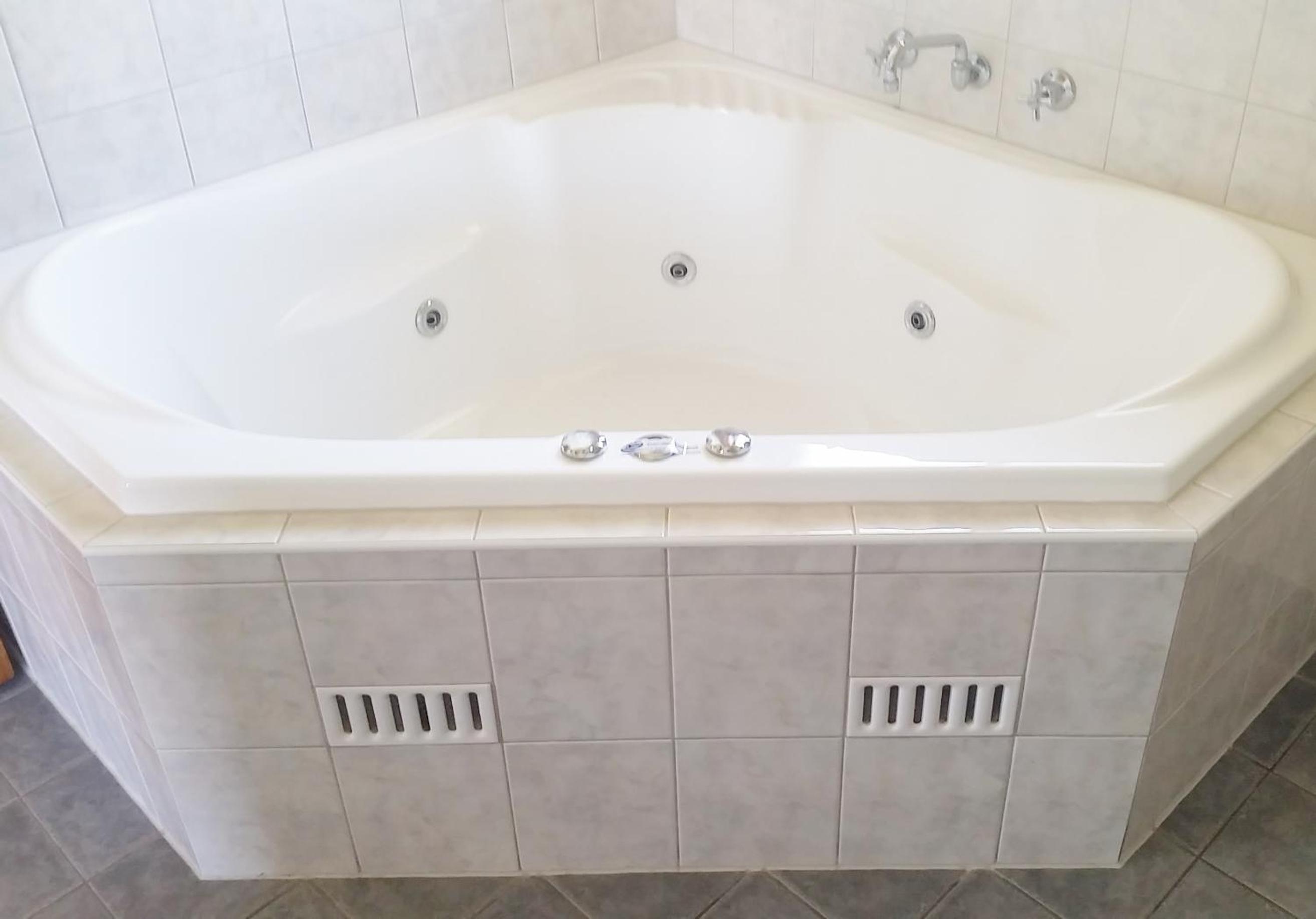 One-Bedroom Apartment with Spa Bath photo 3
