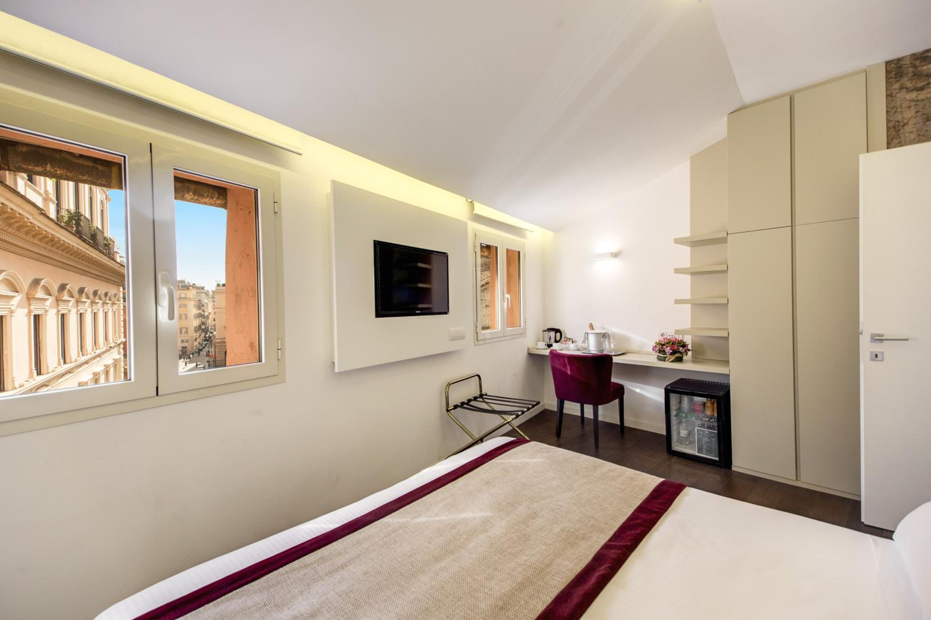 Junior Suite with Pantheon View on the 5th floor