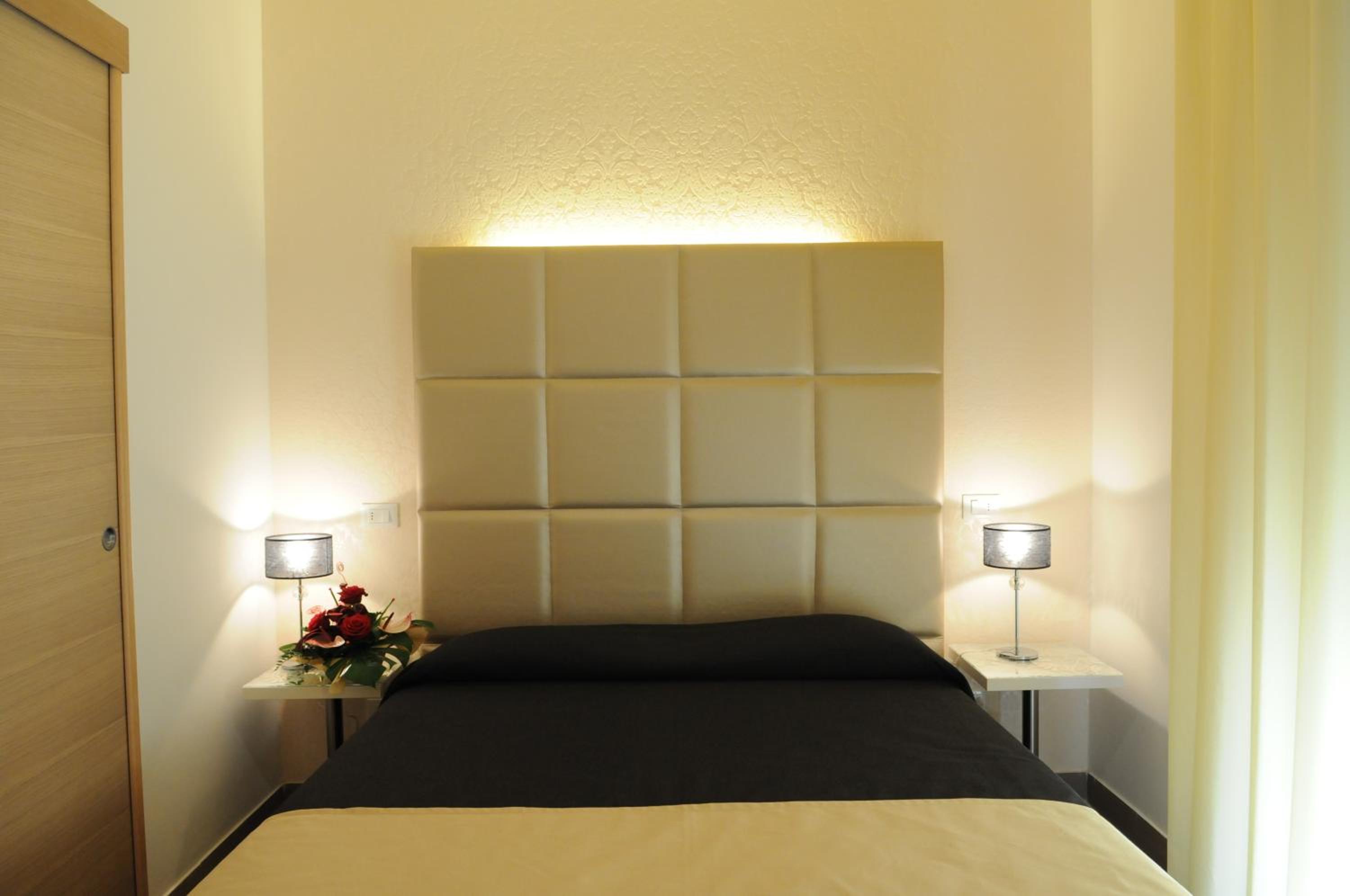Deluxe Junior Double Room - Single Use photo 3