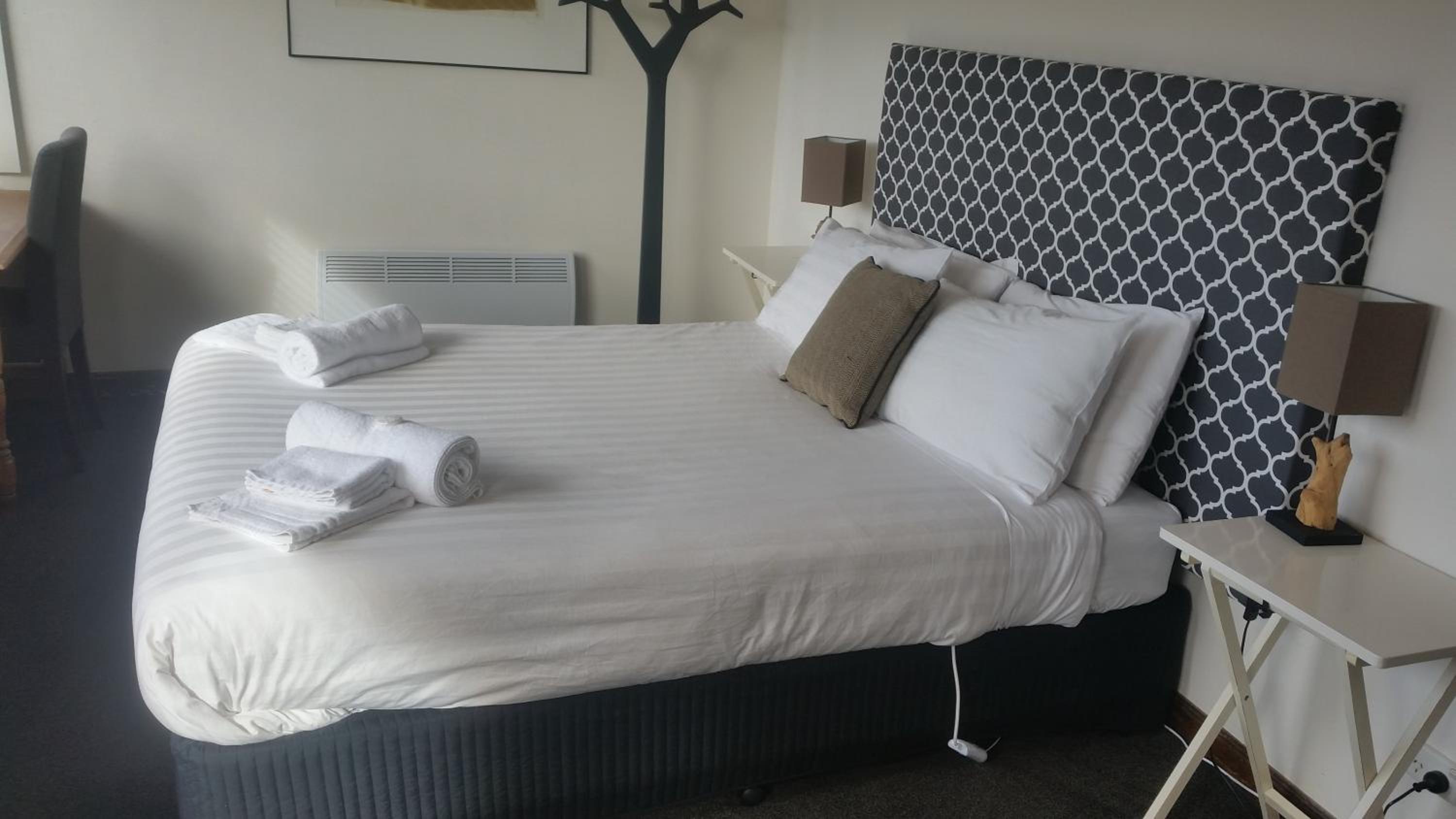 Budget Queen Room - Photo 4