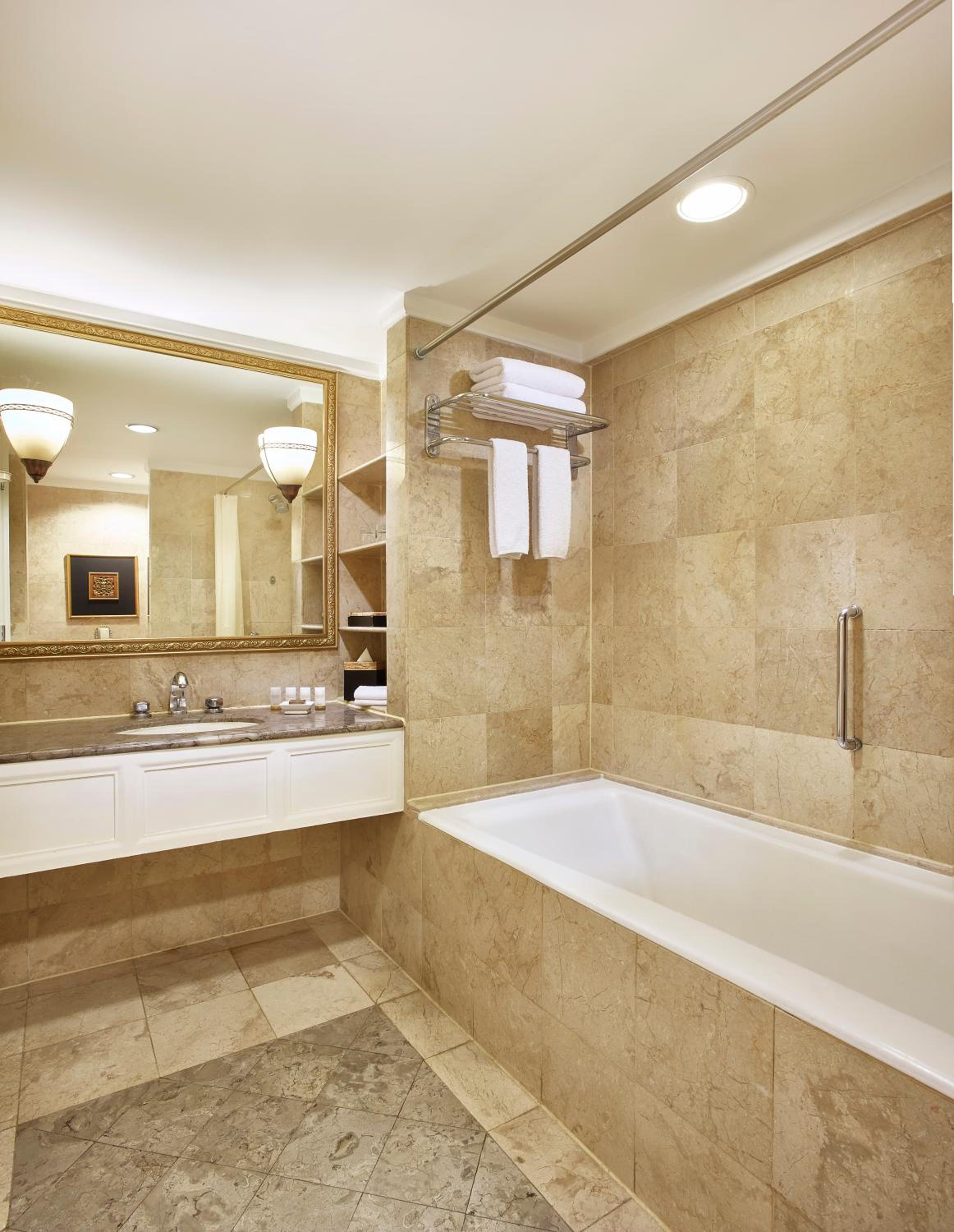 Deluxe Double or Twin Room - Photo 6