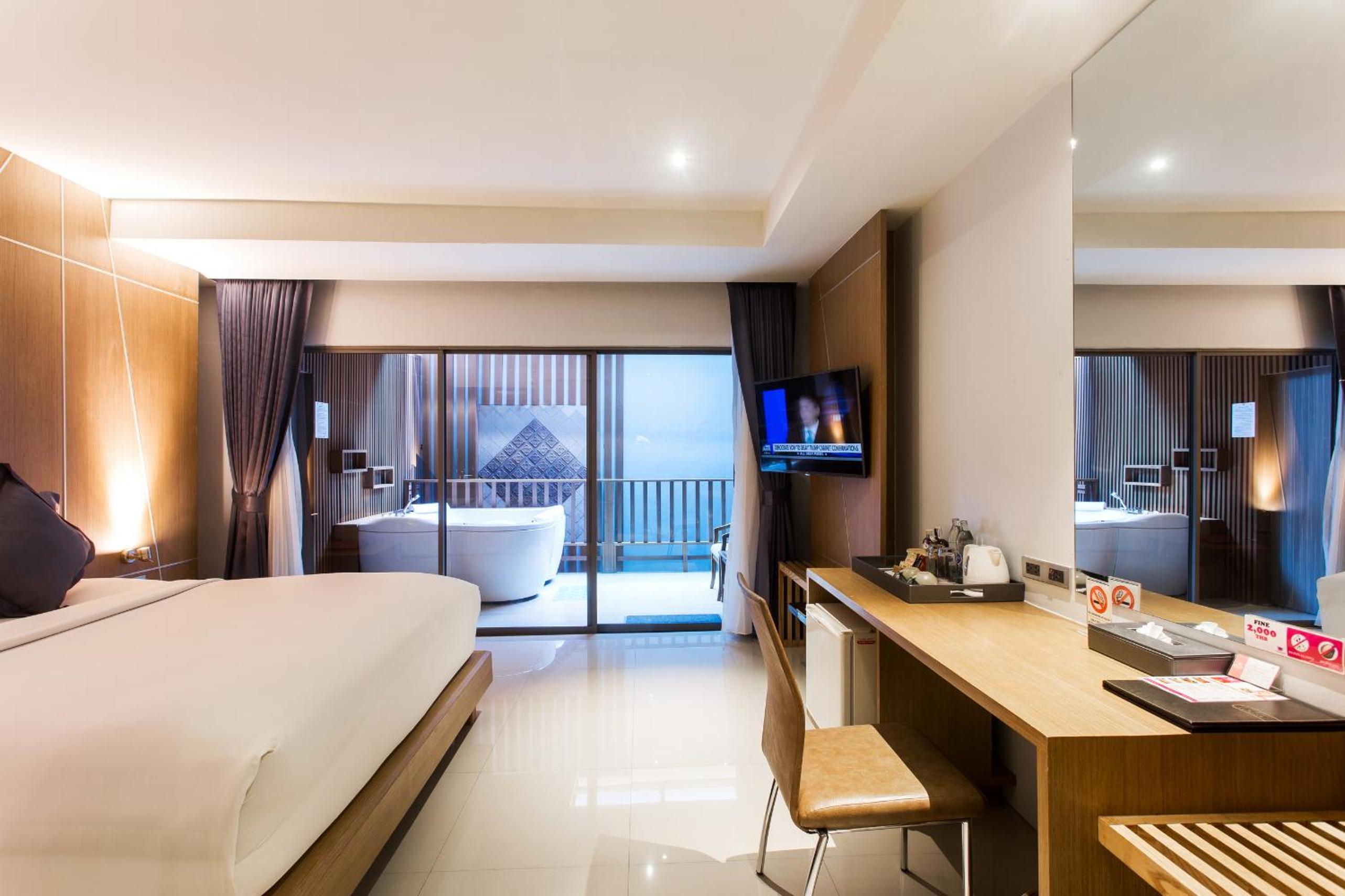 Deluxe Double Room with Whirlpool