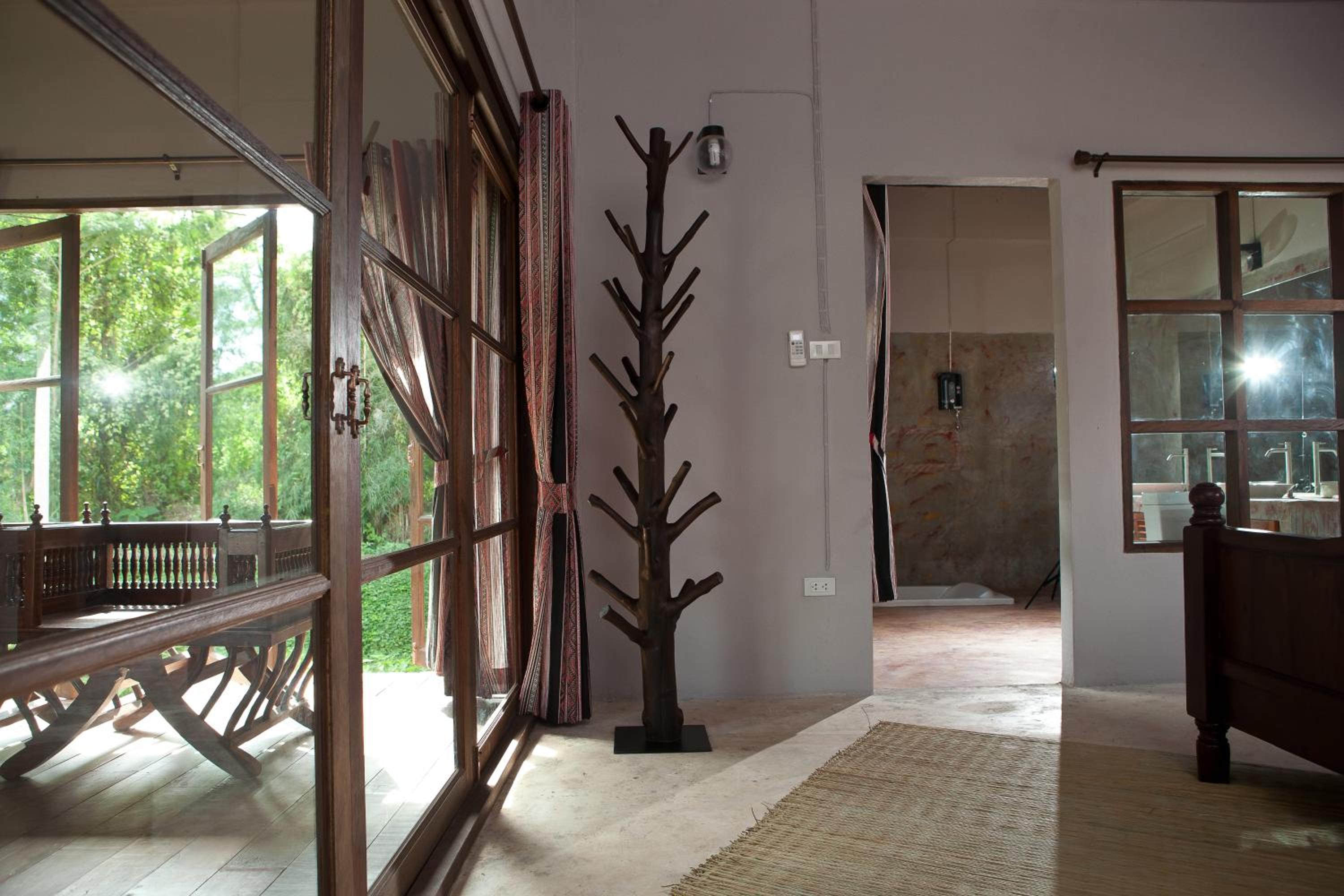 Villa - Photo 1