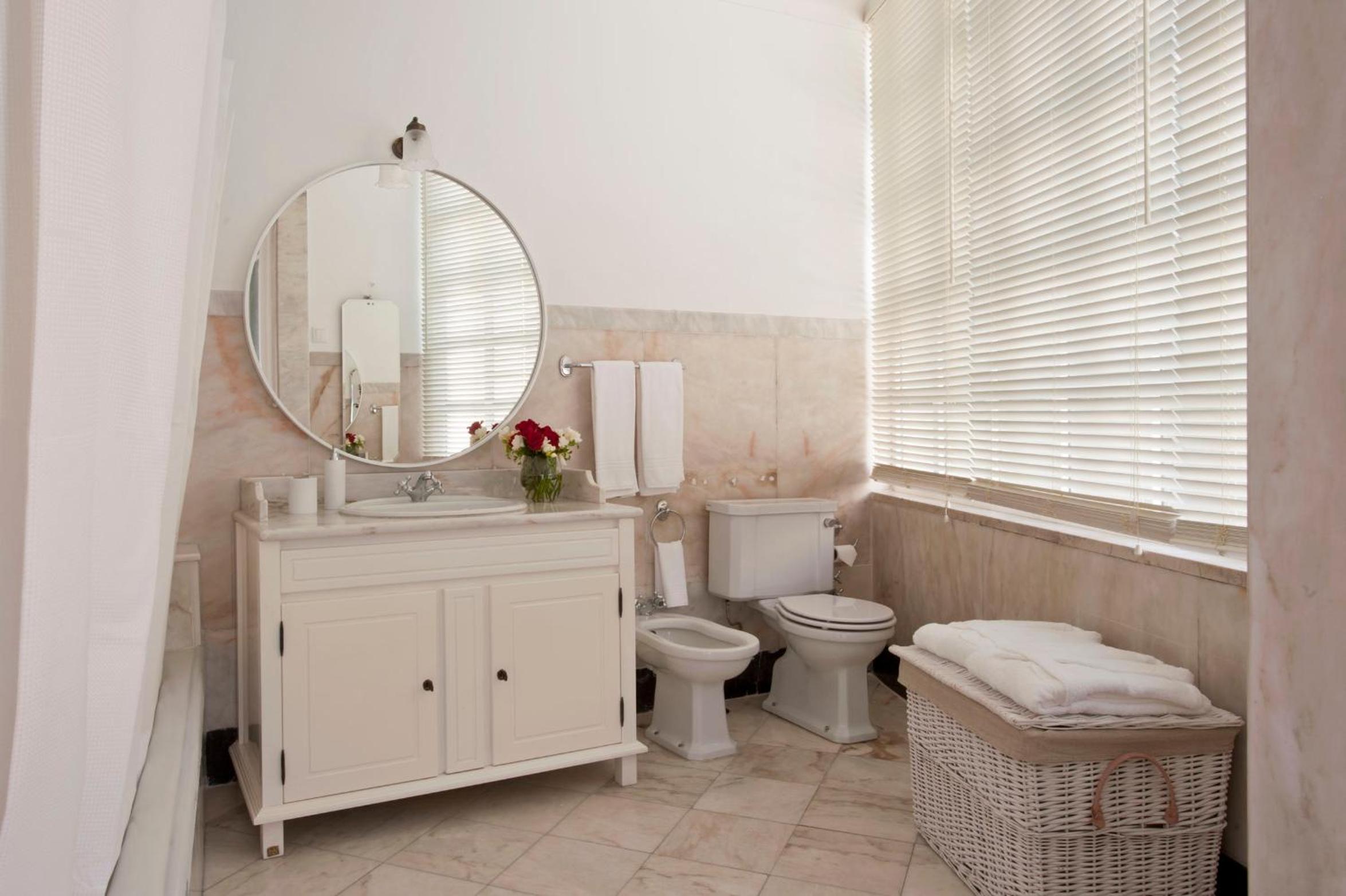 Double Room - Photo 7
