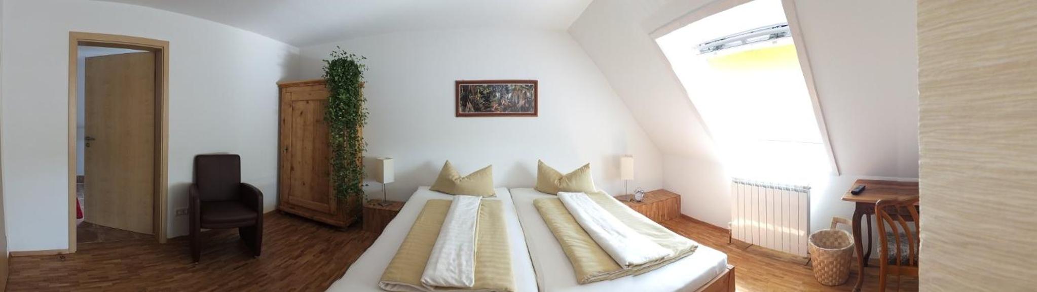 Large Double Room photo 2