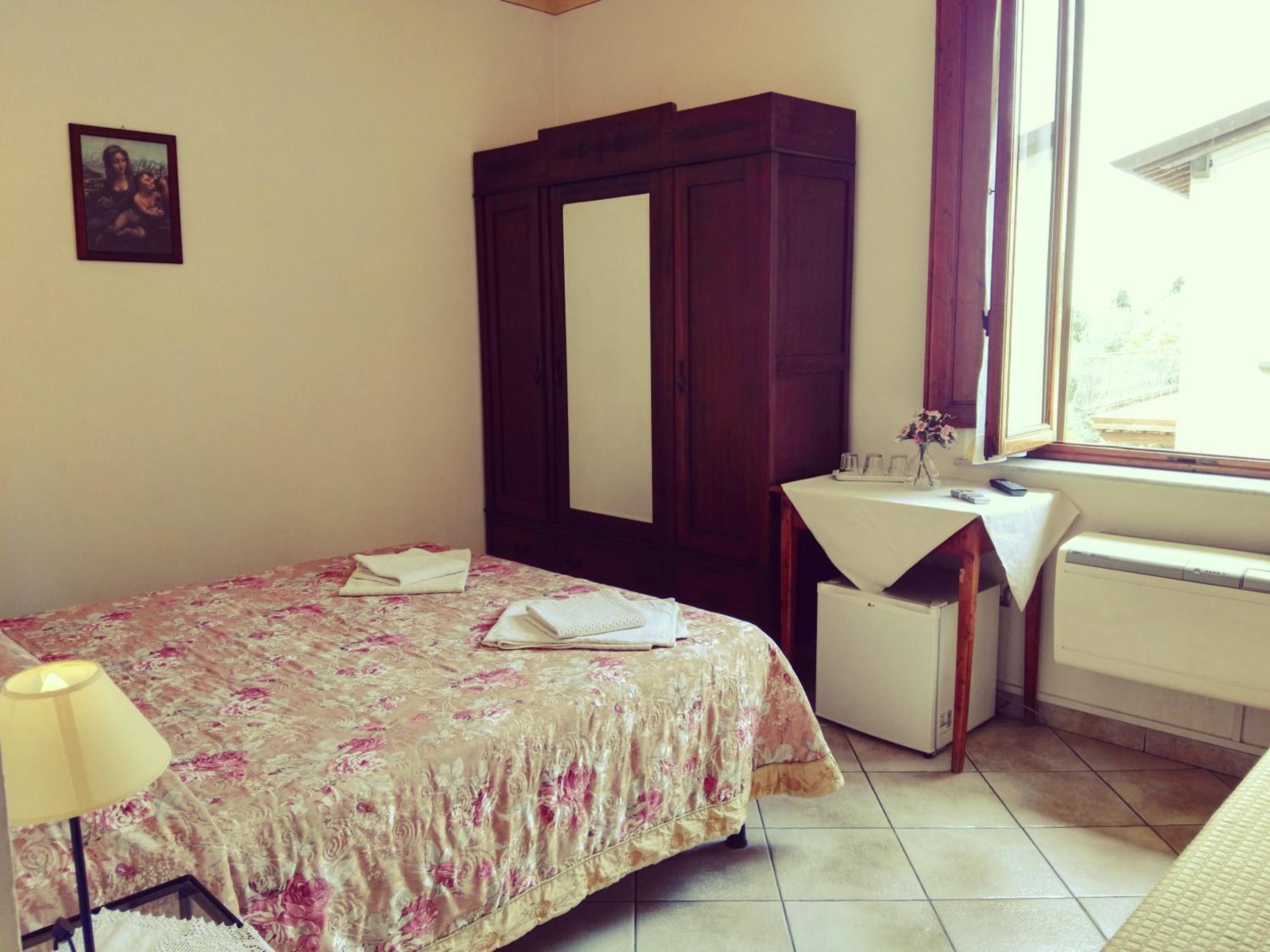 Double Room - Photo 3