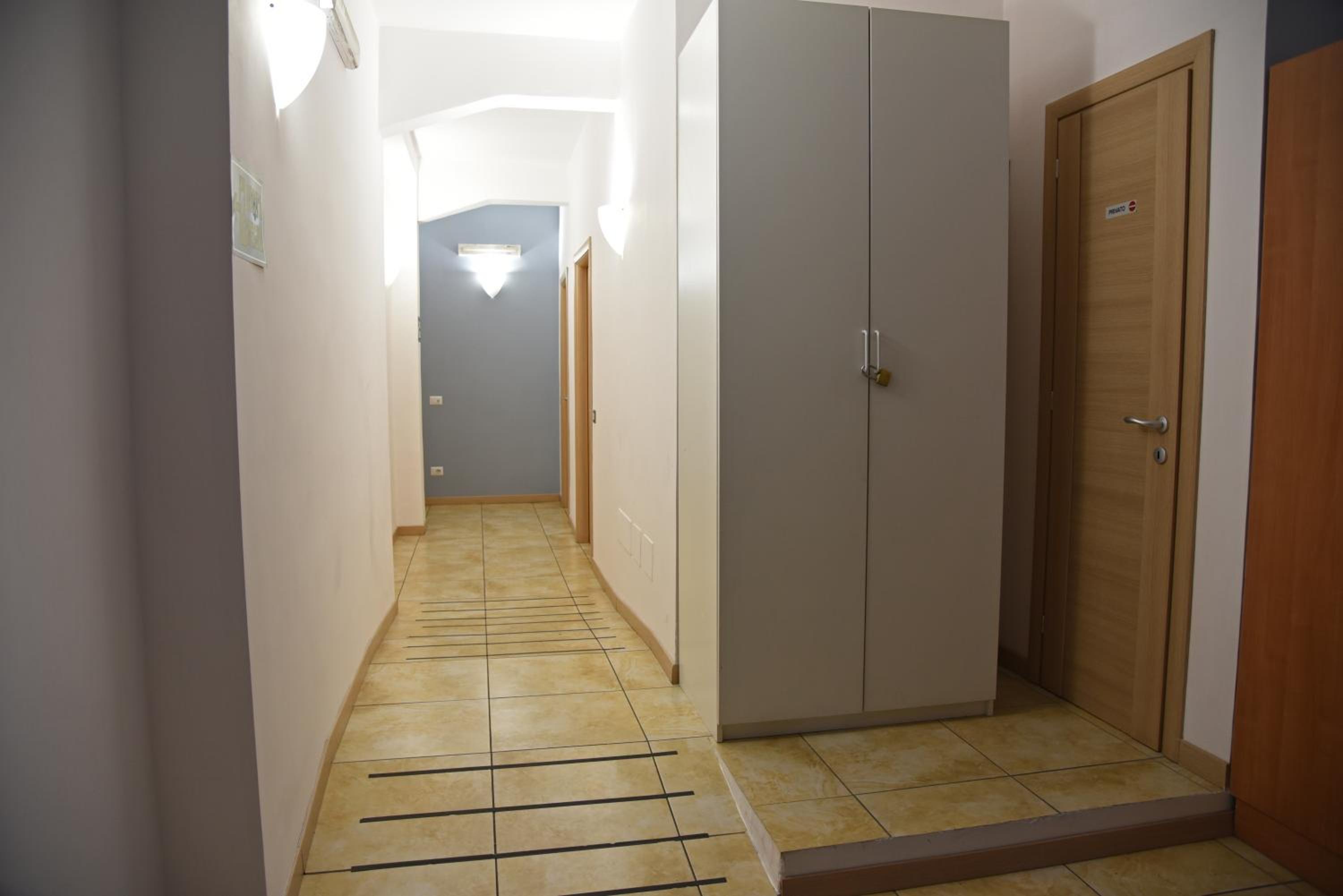 Five-Bedroom Apartment photo 2
