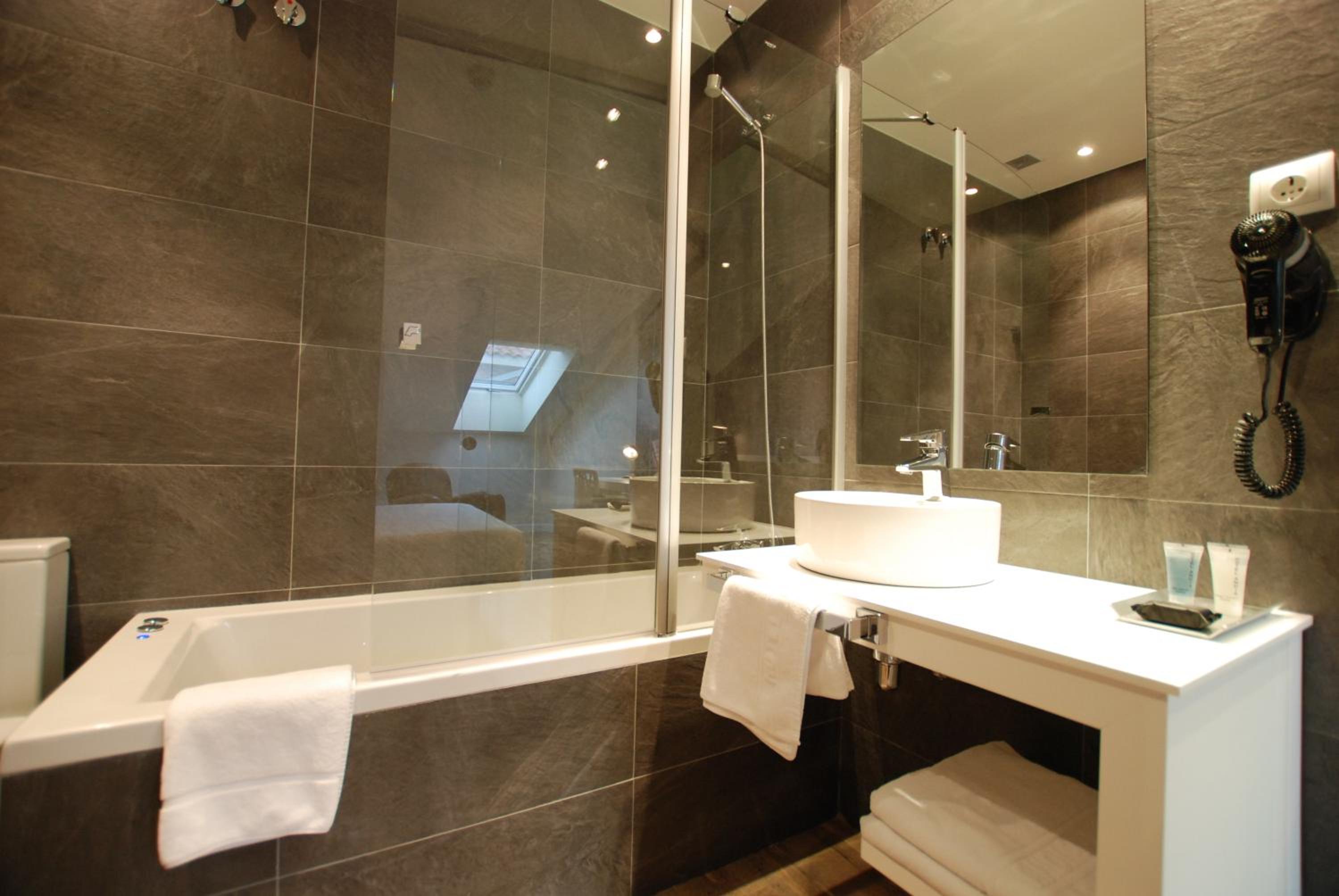 Deluxe Double Room - Attic - Photo 7