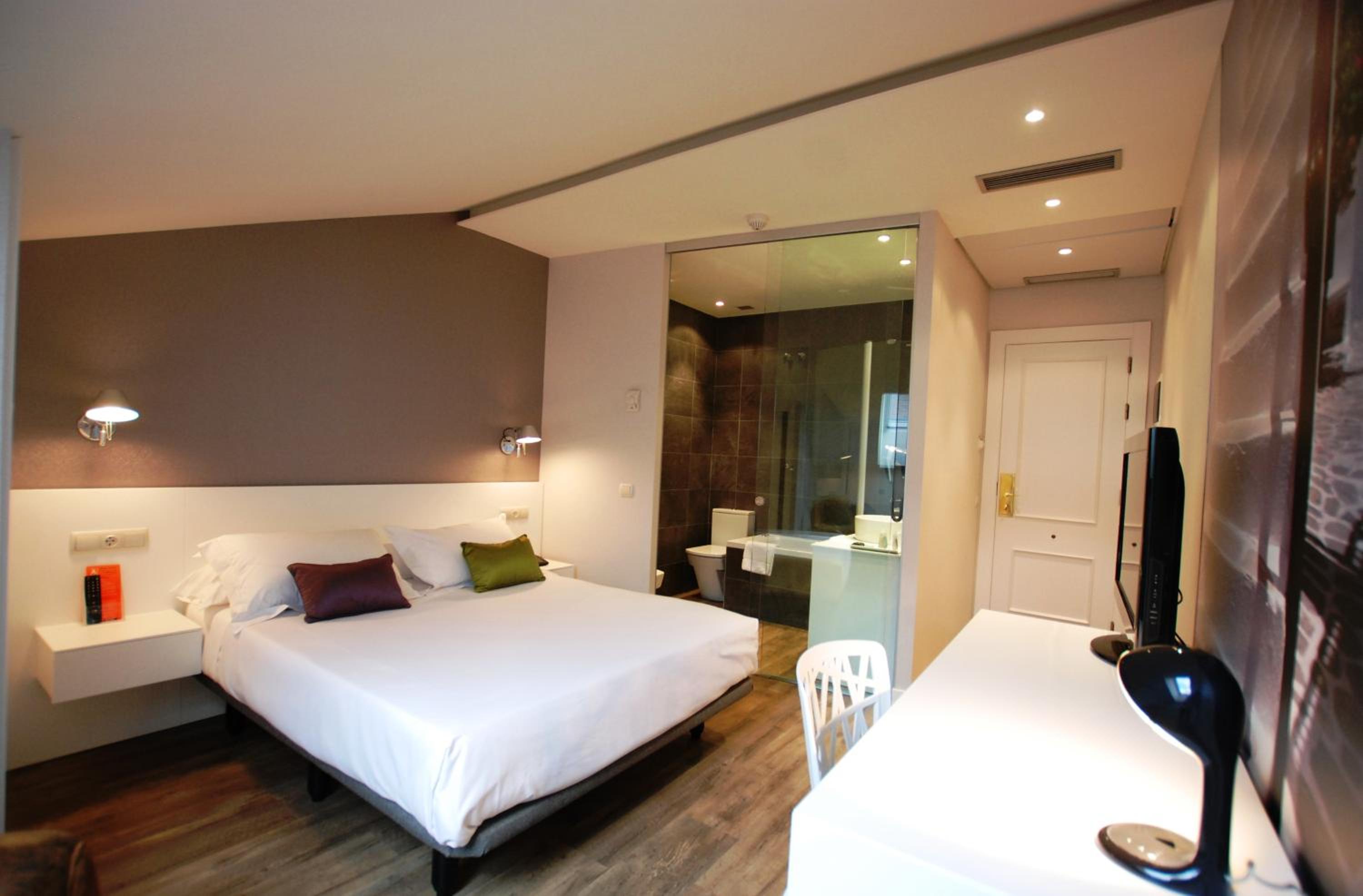Deluxe Double Room - Attic - Photo 6