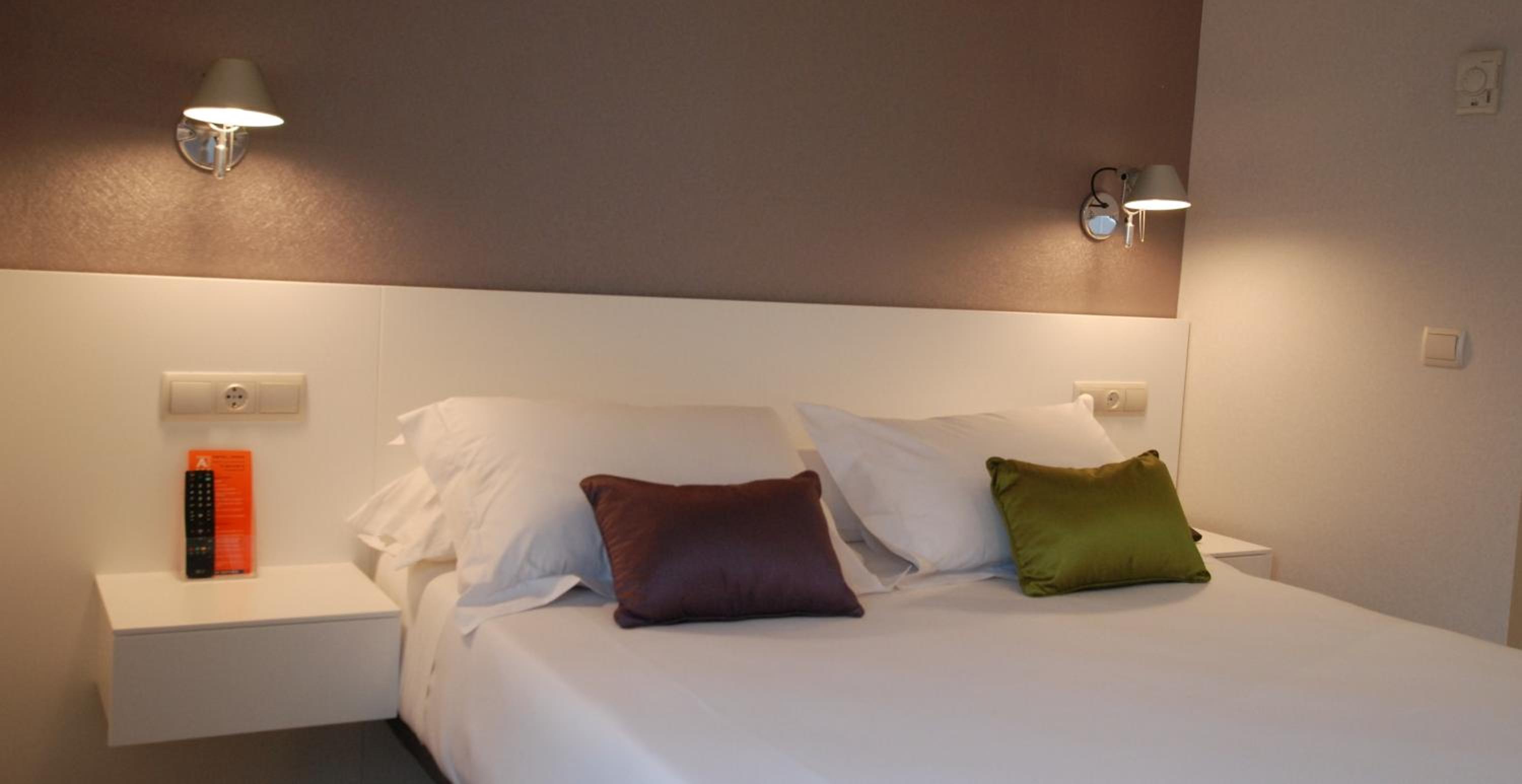 Deluxe Double Room - Attic - Photo 8