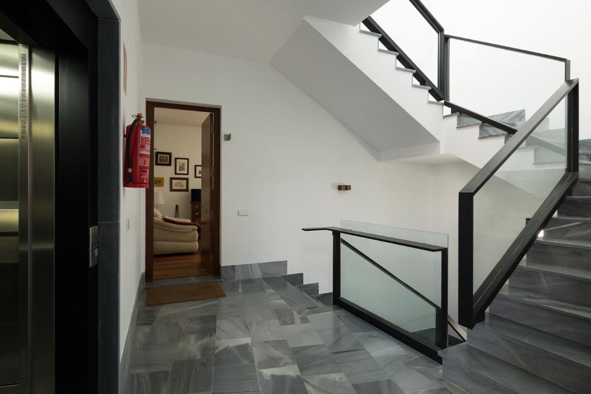 Apartment with Private Terrace - Split Level