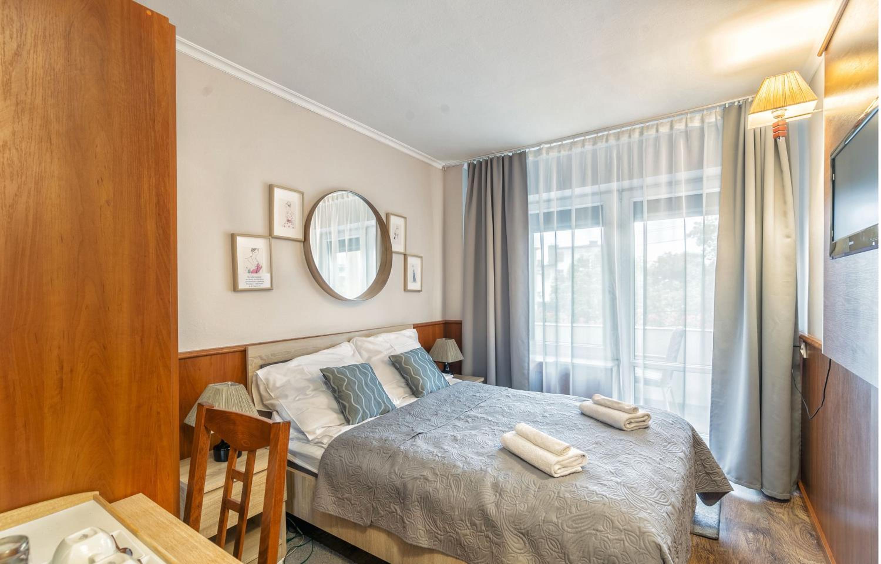 Double Room - Photo 5