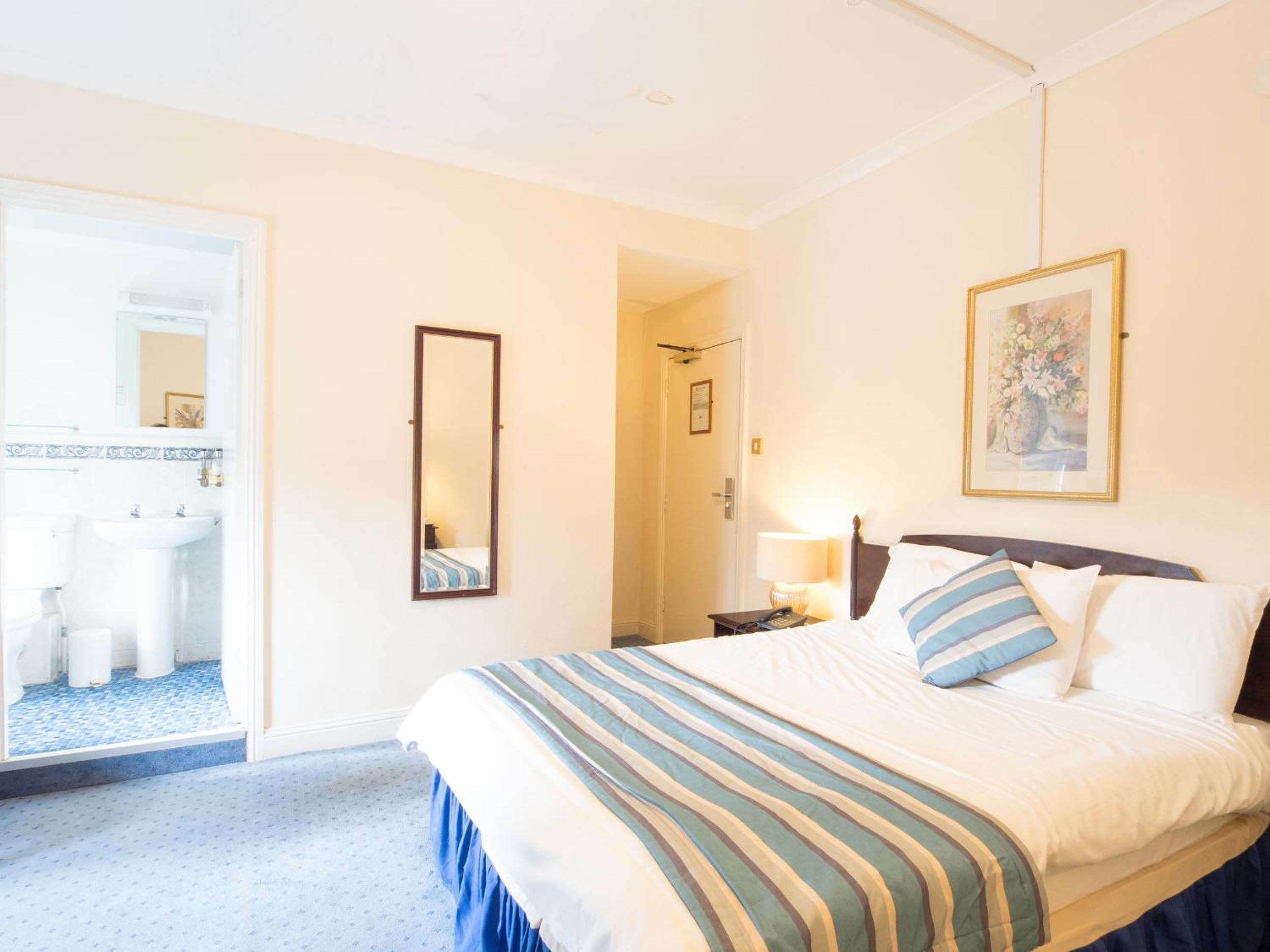 Double Room - Photo 5