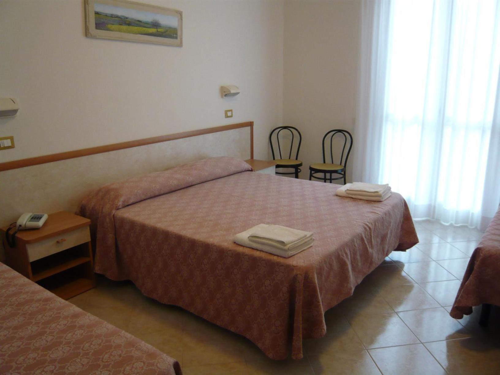 Quadruple Room with Balcony photo 3
