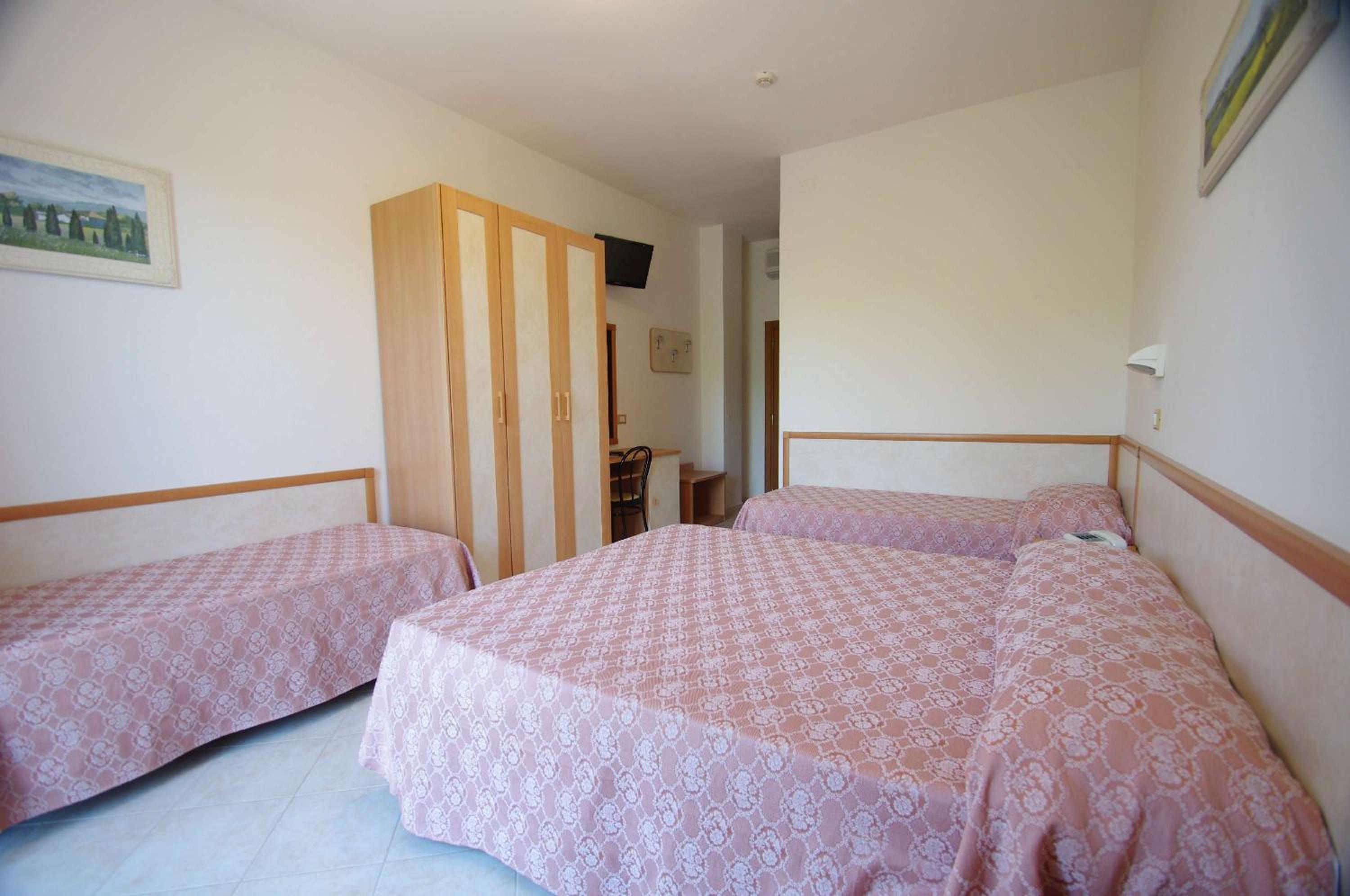 Quadruple Room with Balcony photo 1